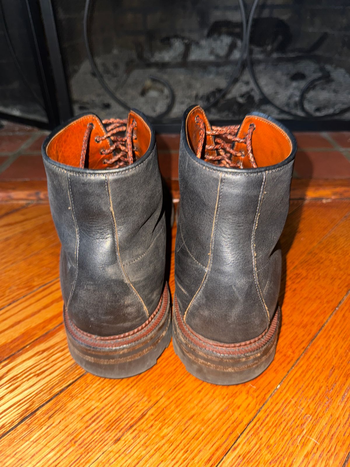 Photo by bigbootyboots on March 1, 2025 of the Viberg Navvy Boot in Horween Washed Chromexcel.