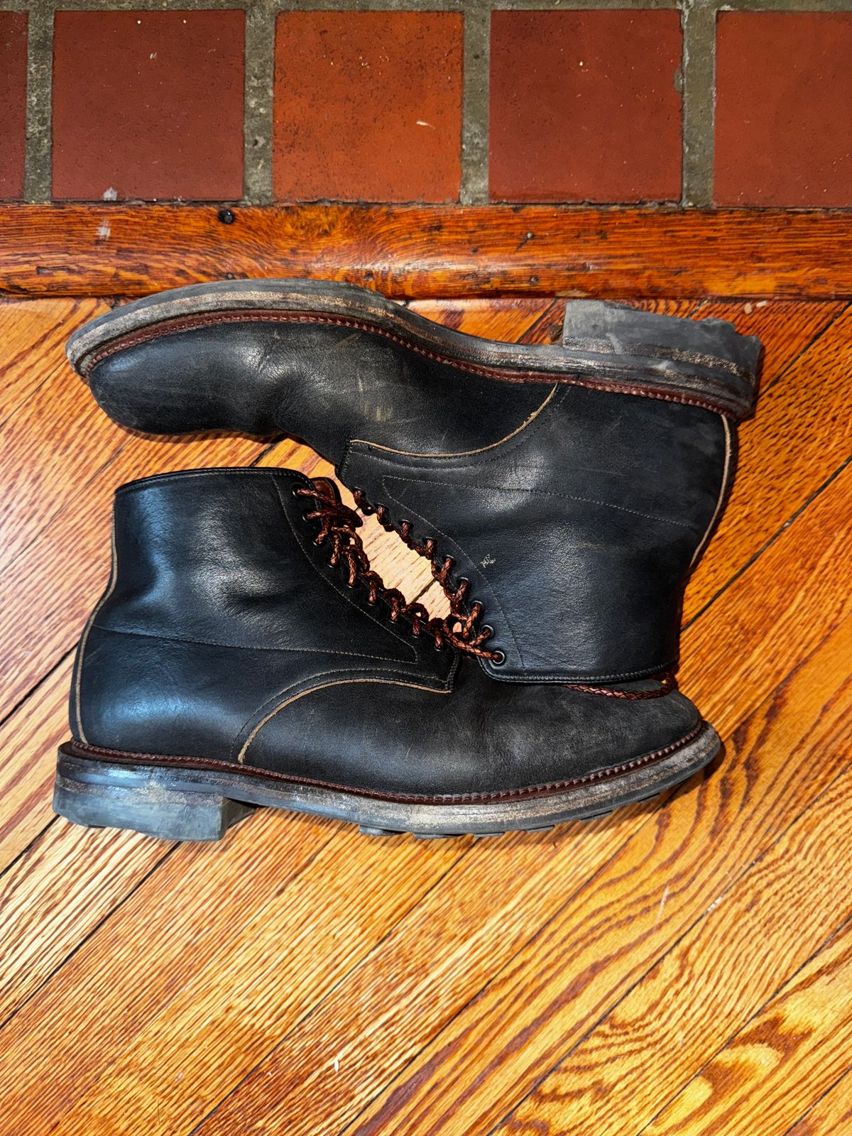 Photo by bigbootyboots on March 1, 2025 of the Viberg Navvy Boot in Horween Washed Chromexcel.