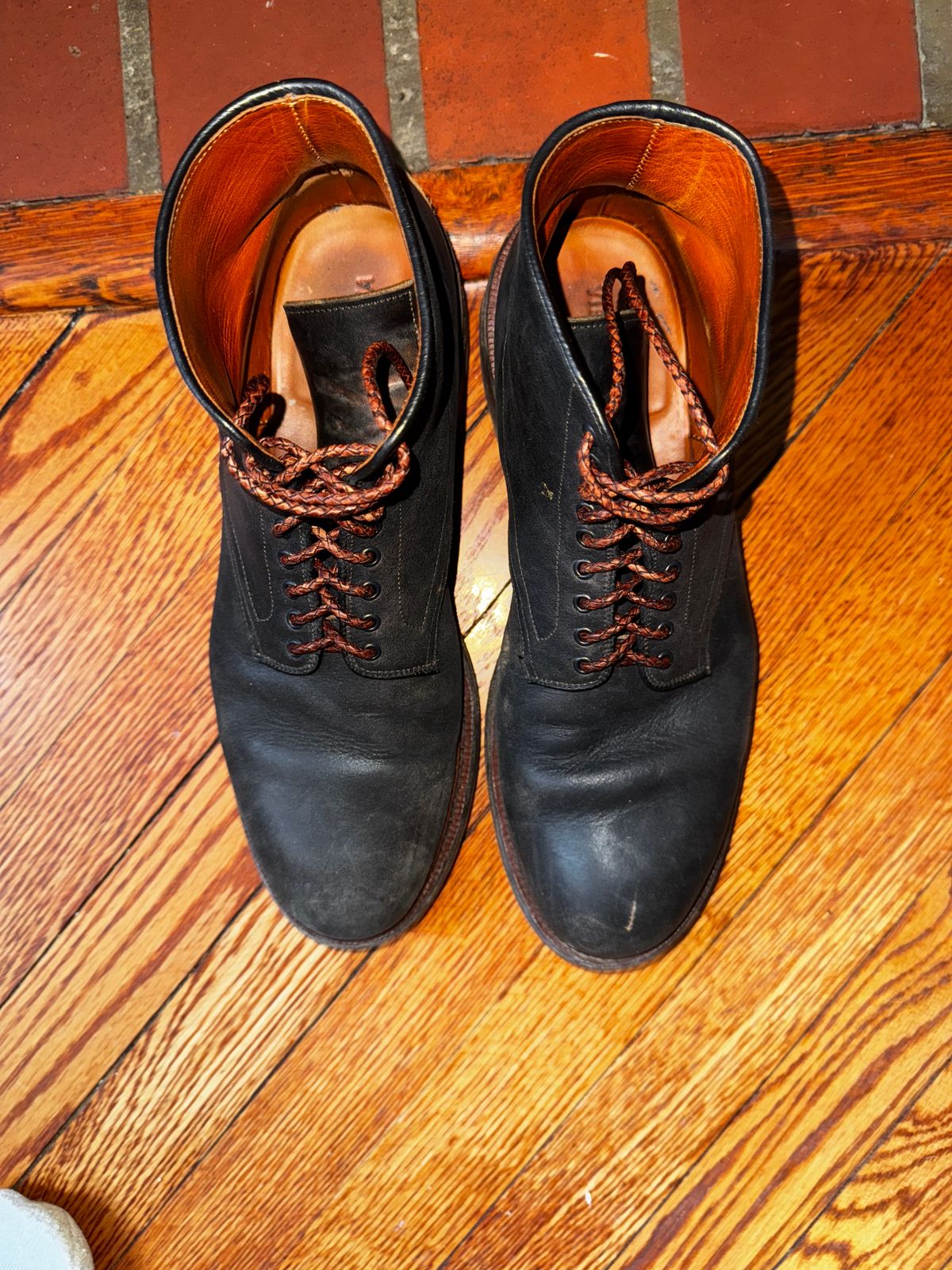 Photo by bigbootyboots on March 1, 2025 of the Viberg Navvy Boot in Horween Washed Chromexcel.