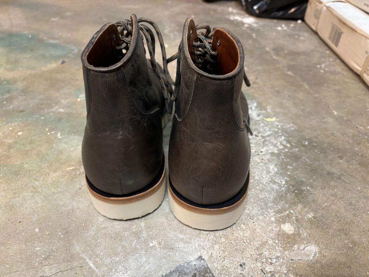 Photo by j03_gr1nd on October 1, 2024 of the Grant Stone Garrison Boot in teton waxy stag from gallun tannery.