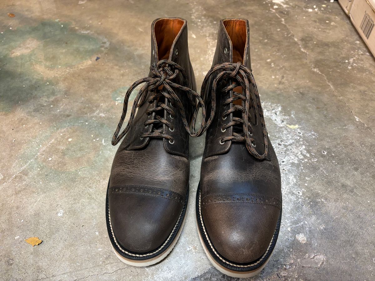 Photo by j03_gr1nd on October 1, 2024 of the Grant Stone Garrison Boot in teton waxy stag from gallun tannery.