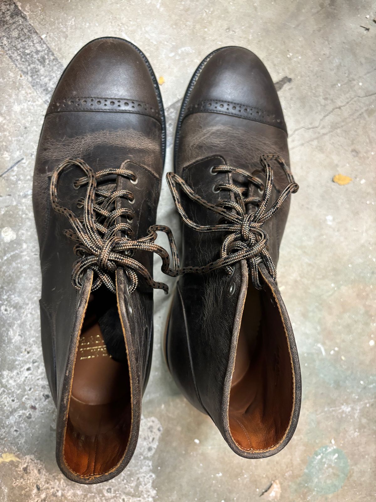 Photo by j03_gr1nd on October 1, 2024 of the Grant Stone Garrison Boot in teton waxy stag from gallun tannery.