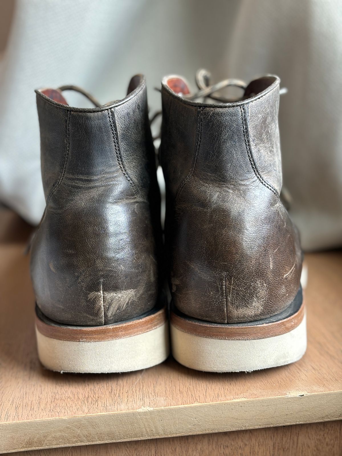 Photo by j03_gr1nd on November 5, 2024 of the Grant Stone Garrison Boot in teton waxy stag from gallun tannery.