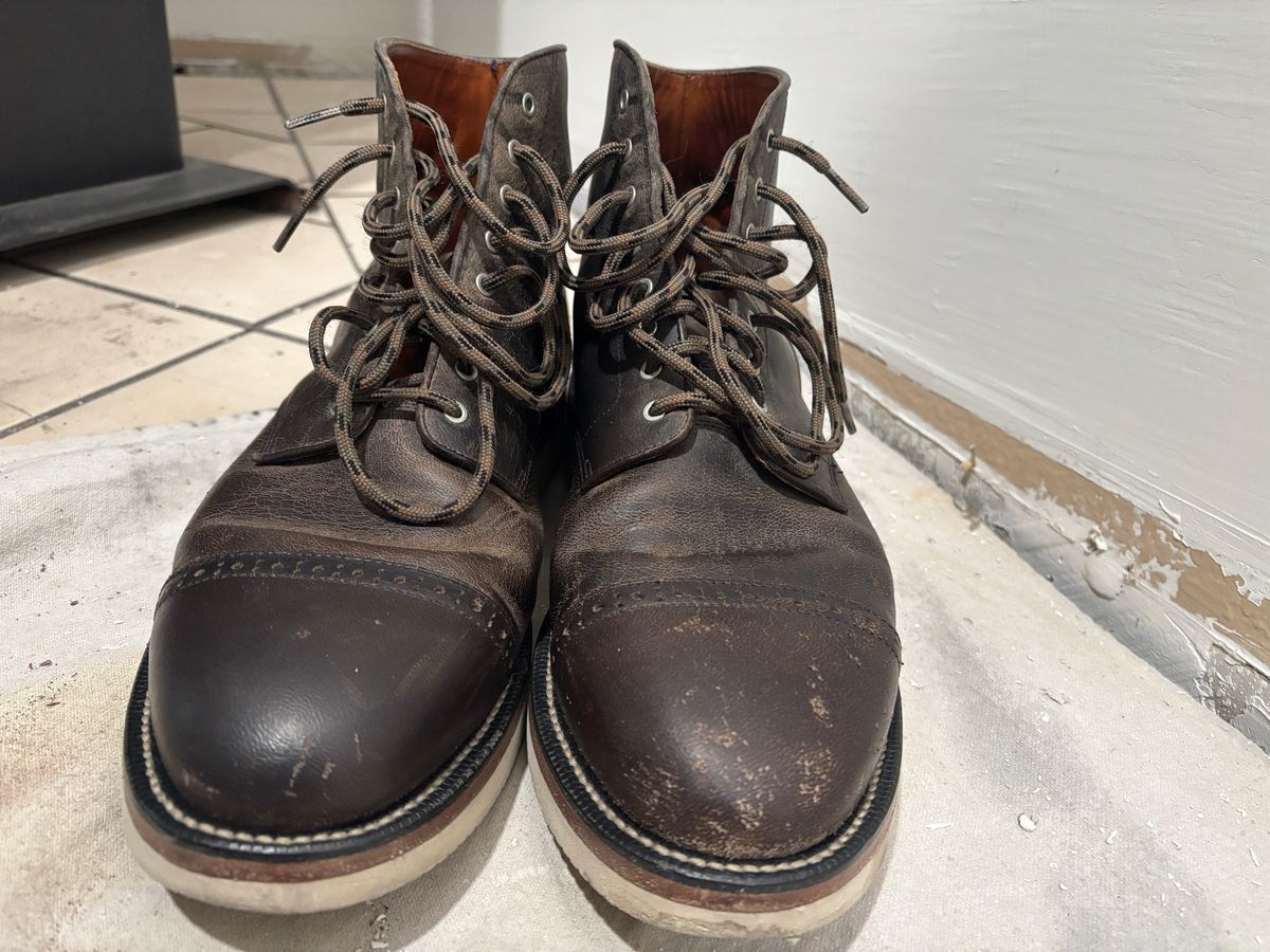 Photo by j03_gr1nd on December 5, 2024 of the Grant Stone Garrison Boot in teton waxy stag from gallun tannery.