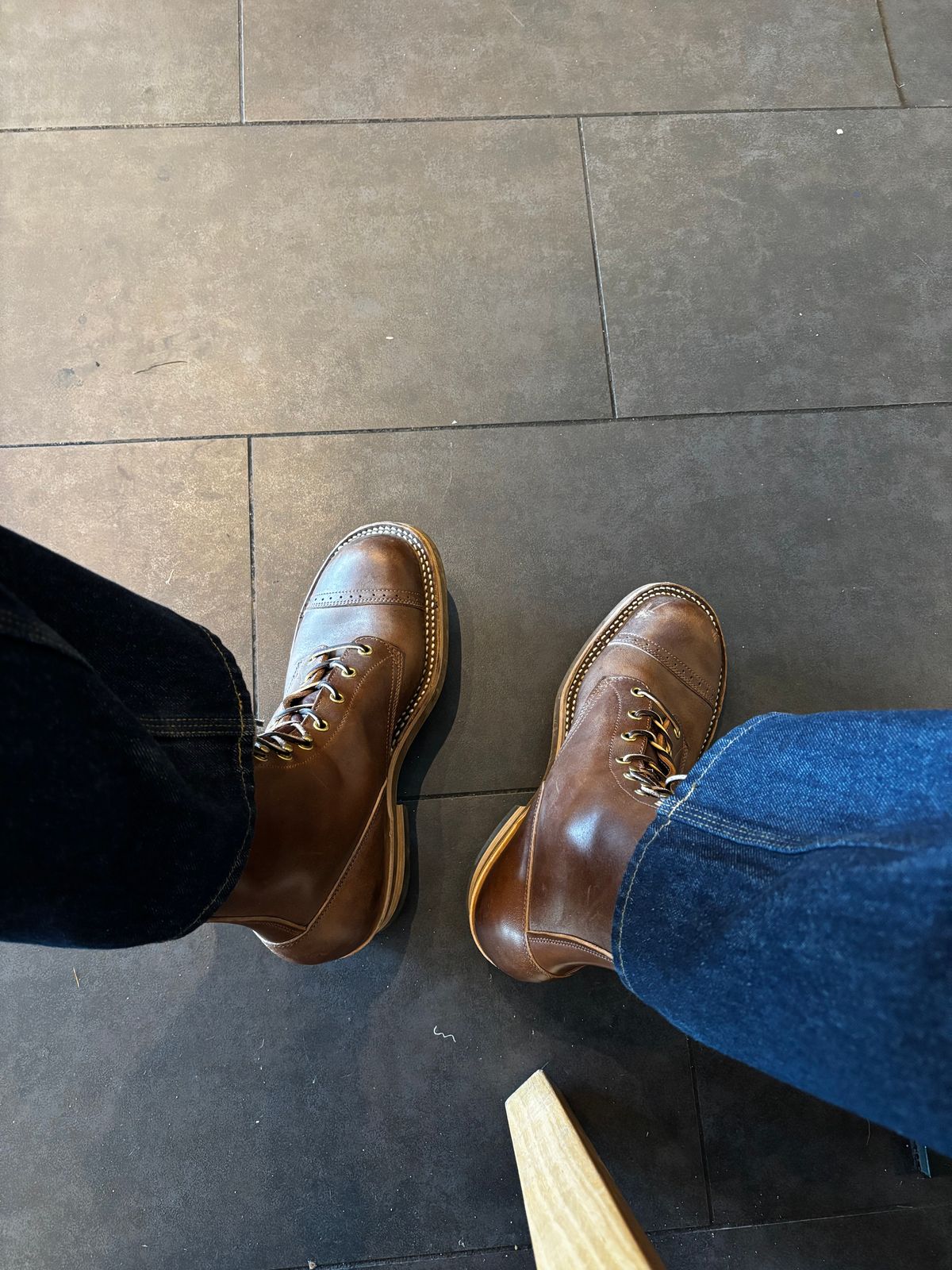 Photo by Skinnylegend on October 26, 2025 of the Rolling Dub Trio Roots in Similar Brown Horsebutt #1010.