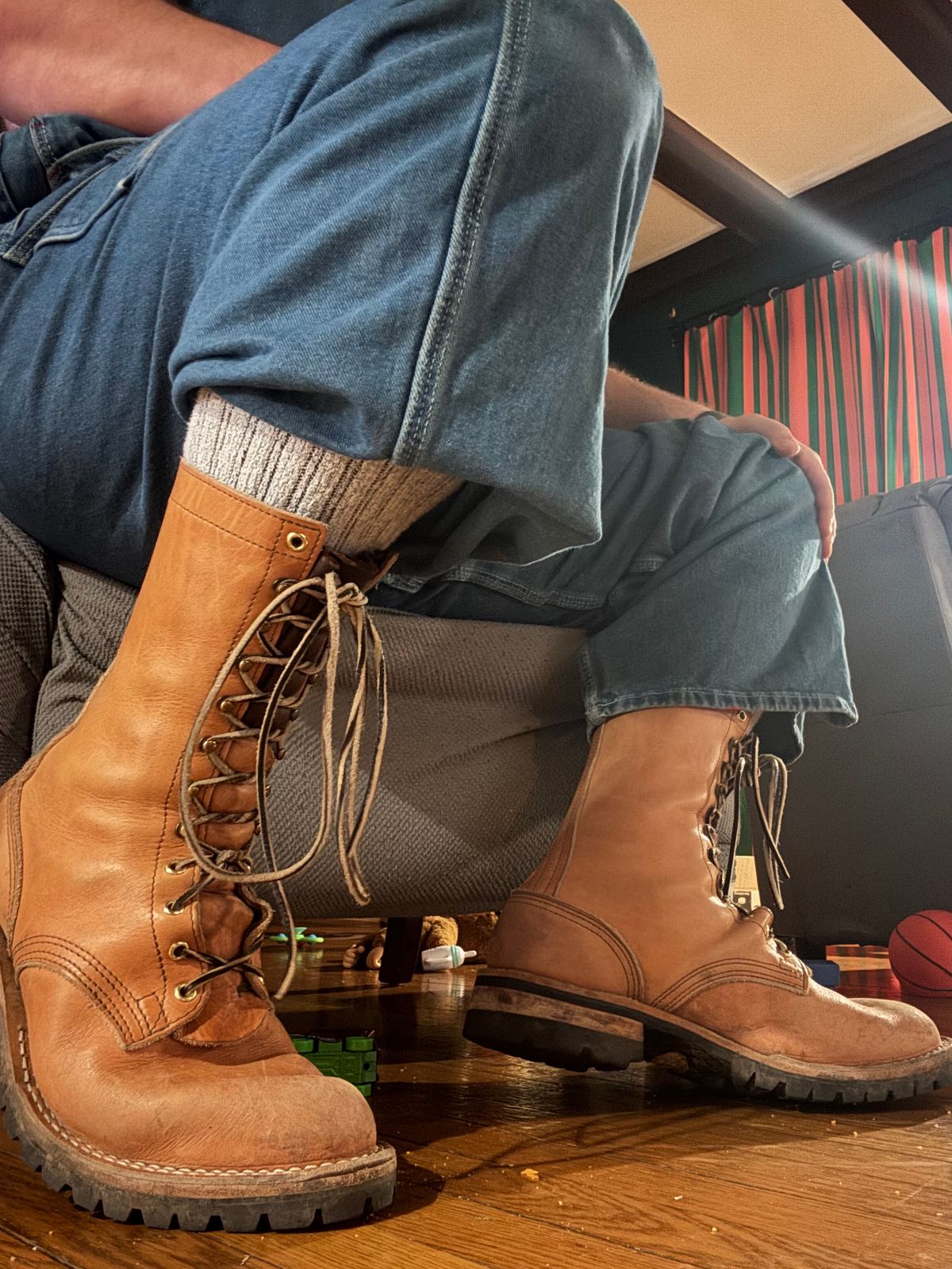 Photo by isellpills on March 14, 2026 of the Nicks DomePro in Horween Light Natural Dublin.