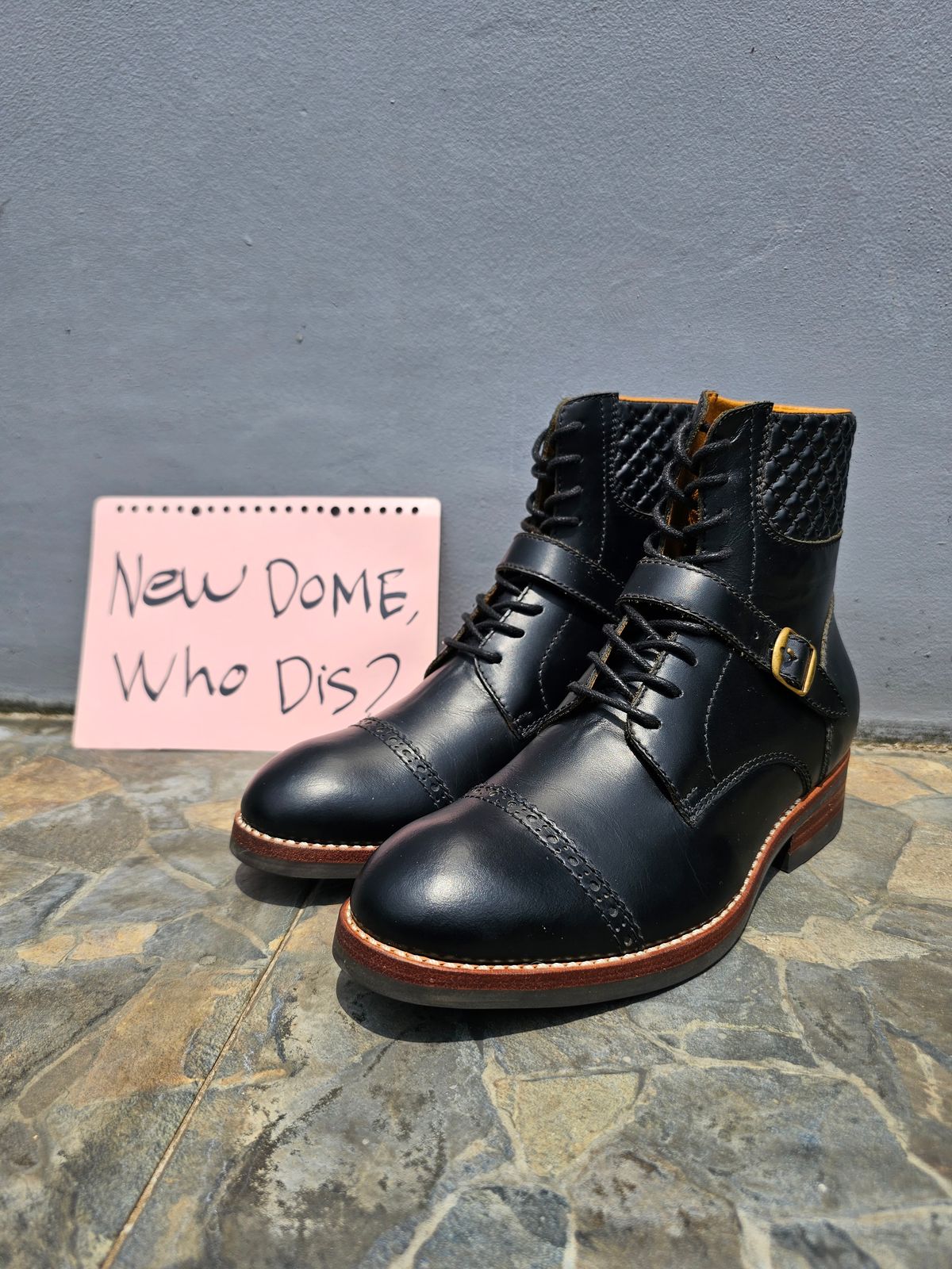 Photo by ramadhan on October 1, 2025 of the Minen Leather Custom Model in Indonesian Black Pull Up.