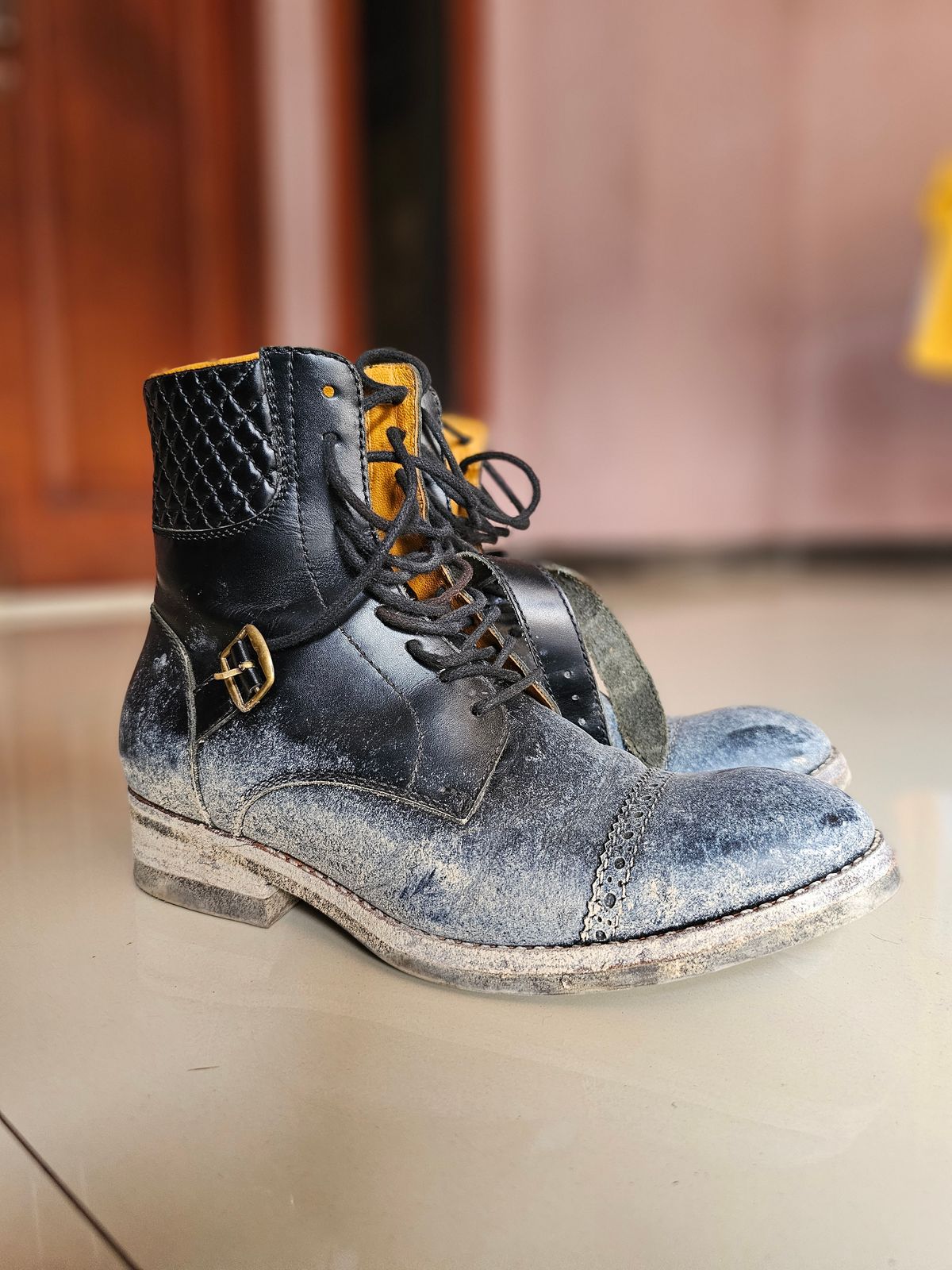 Photo by ramadhan on October 12, 2025 of the Minen Leather Custom Model in Indonesian Black Pull Up.