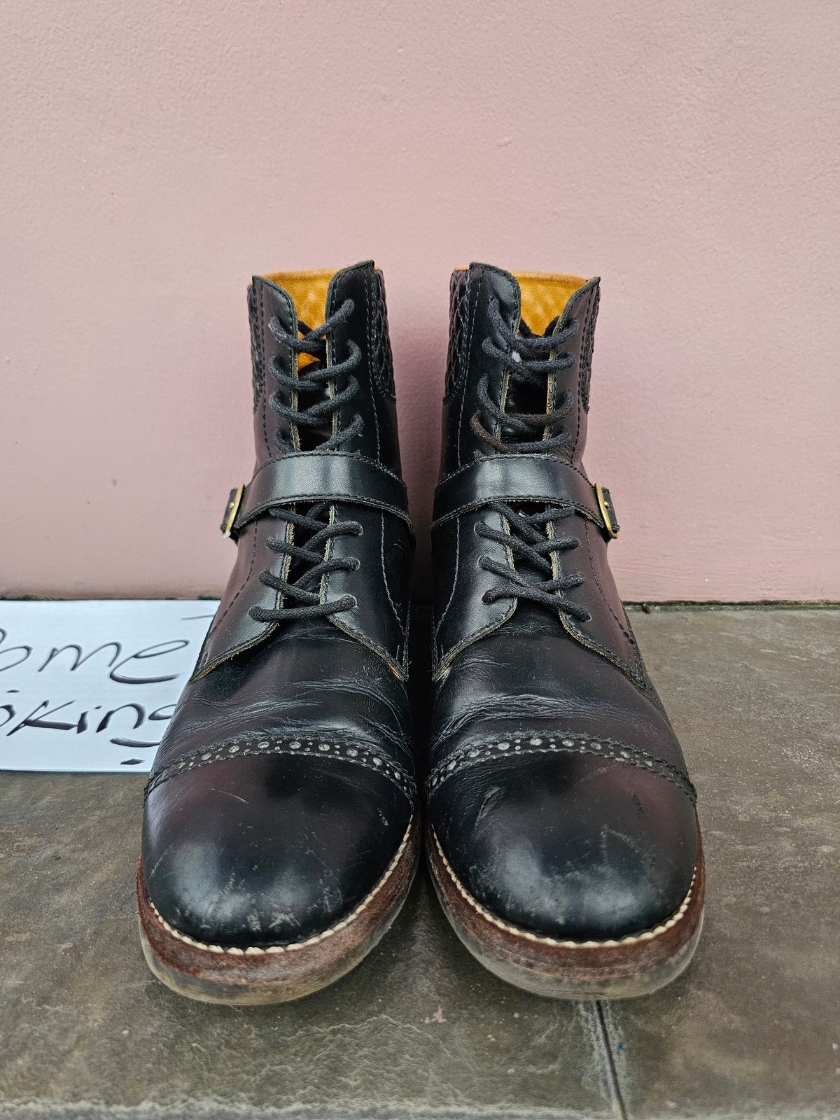 Photo by ramadhan on November 1, 2025 of the Minen Leather Custom Model in Indonesian Black Pull Up.