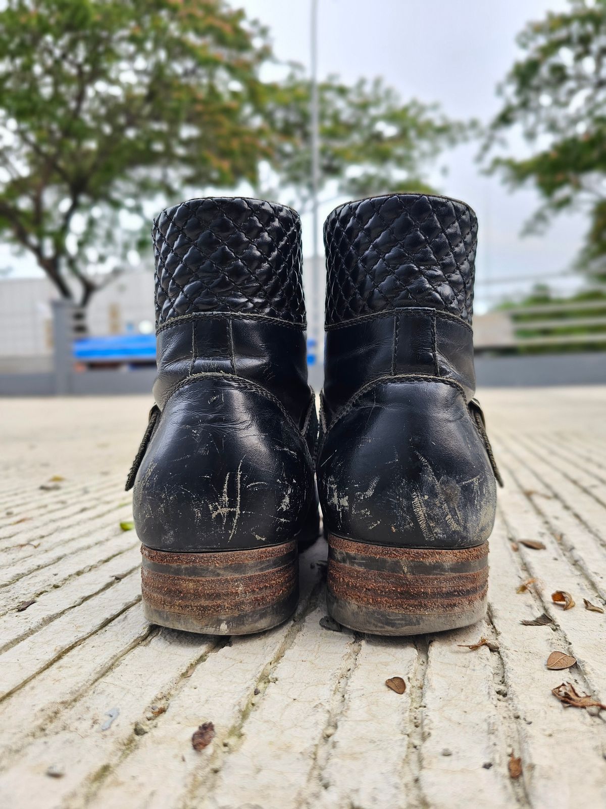 Photo by ramadhan on April 3, 2026 of the Minen Leather Custom Model in Indonesian Black Pull Up.