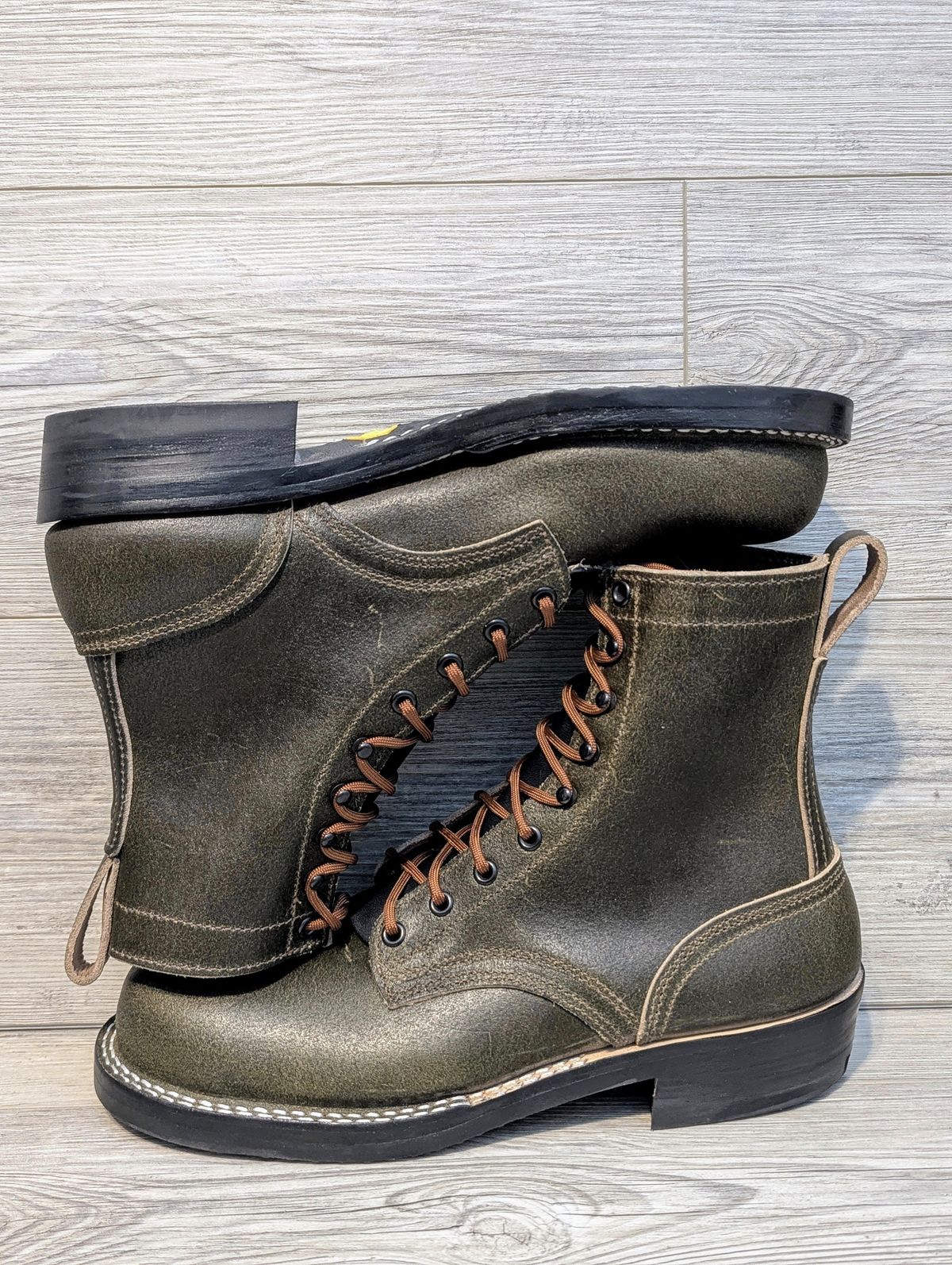 Photo by Pedro_Carolino on December 30, 2025 of the Nicks MTO in Horween Greener Pastures Waxed Flesh.