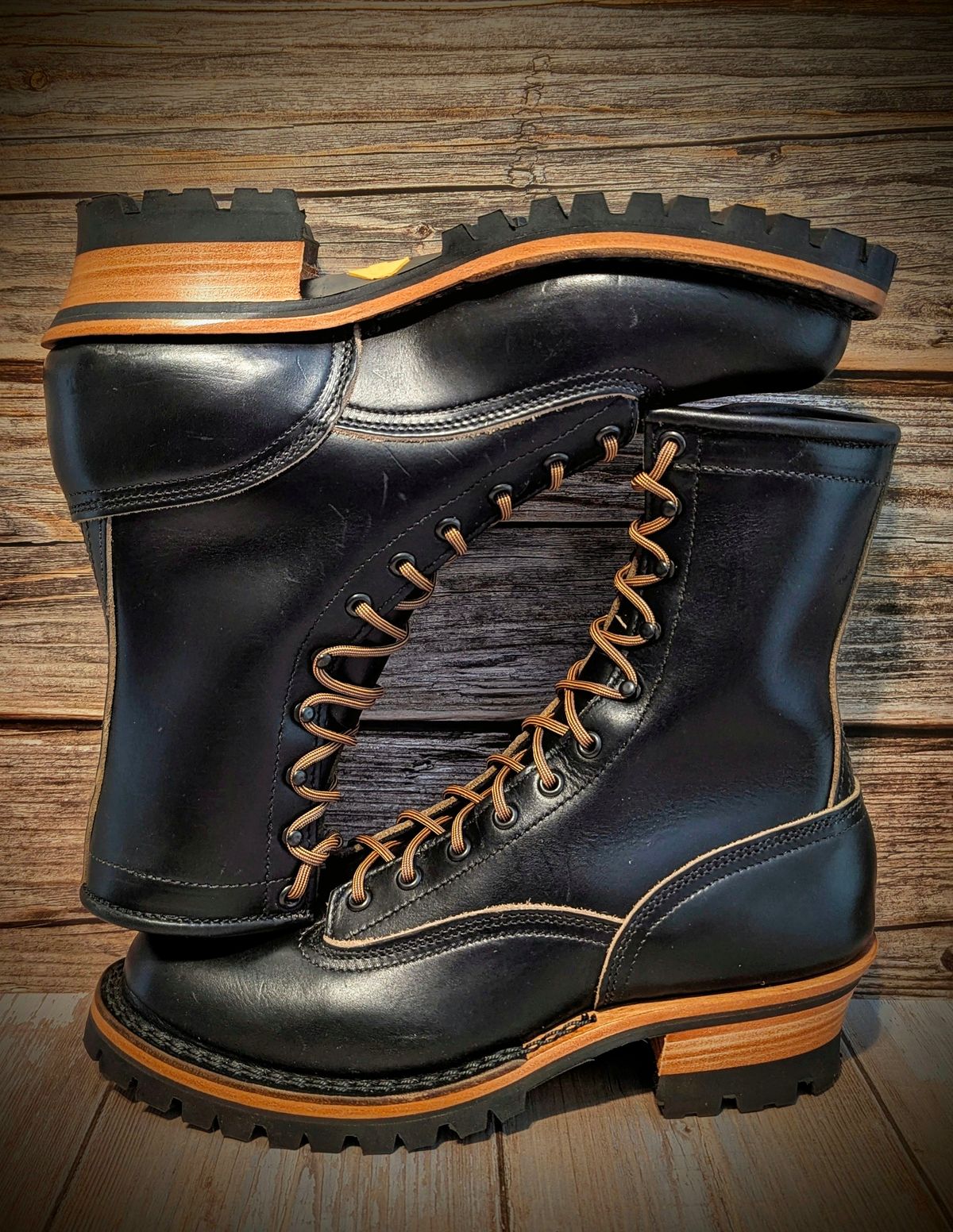 Photo by Pedro_Carolino on March 24, 2026 of the Nicks Lace To Toe in Horween Black Chromexcel.