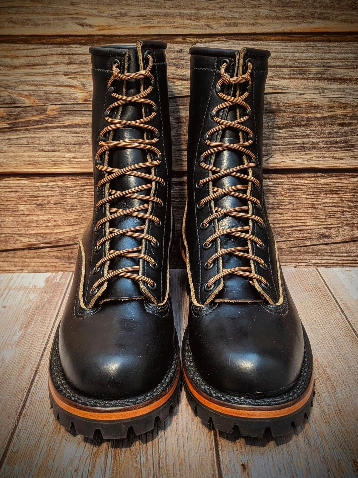 Photo by Pedro_Carolino on March 24, 2026 of the Nicks Lace To Toe in Horween Black Chromexcel.