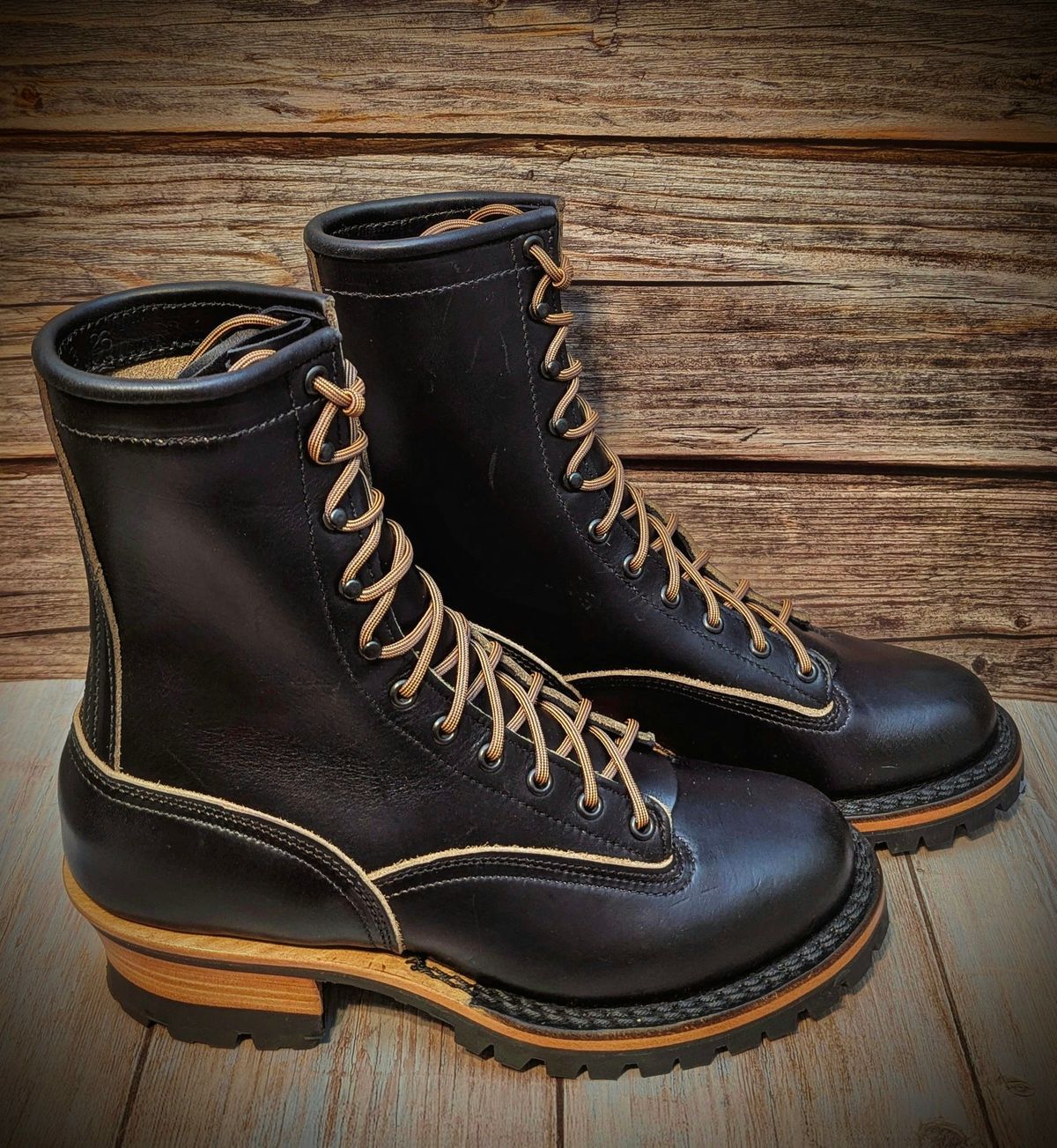 Photo by Pedro_Carolino on March 25, 2026 of the Nicks Lace To Toe in Horween Black Chromexcel.