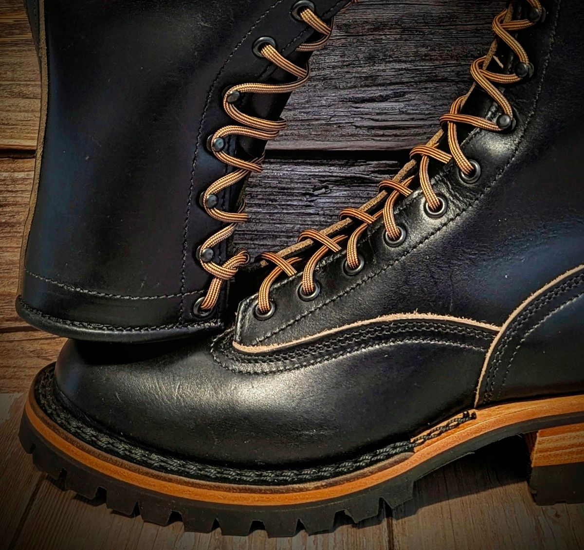 Photo by Pedro_Carolino on March 26, 2026 of the Nicks Lace To Toe in Horween Black Chromexcel.