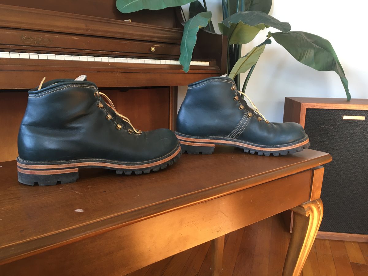 Photo by Limmer_Ernie on November 1, 2024 of the Peter Limmer & Sons Custom Model in Seidel Sapphire Blue Double Shot.