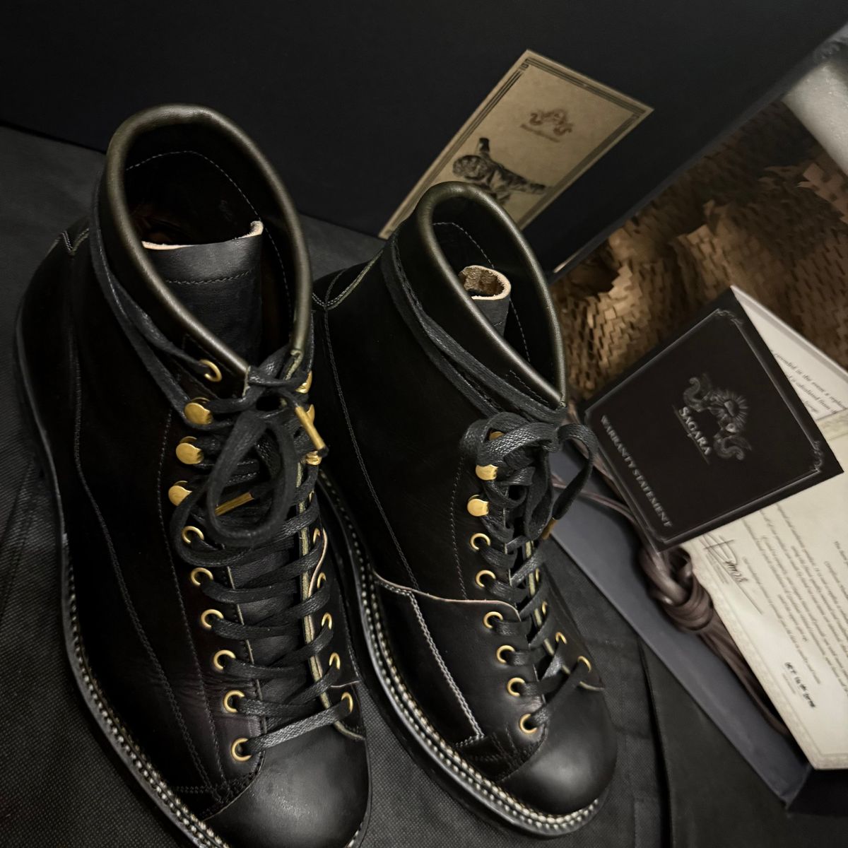 Photo by GOGOGO97 on October 19, 2025 of the Sagara Cordmaster in Badalassi Carlo Oliva Minerva Overdyed Black & Conceria Cloe Superlux Horsebutt Overdyed Black.