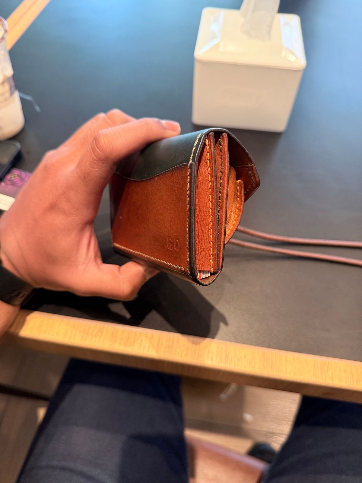 Photo by GOGOGO97 on September 6, 2025 of the PREVA LEATHER WORKS Card Case in Comipel Museum Shell Green Cordovan & Badalassi Carlo Bone Pueblo.