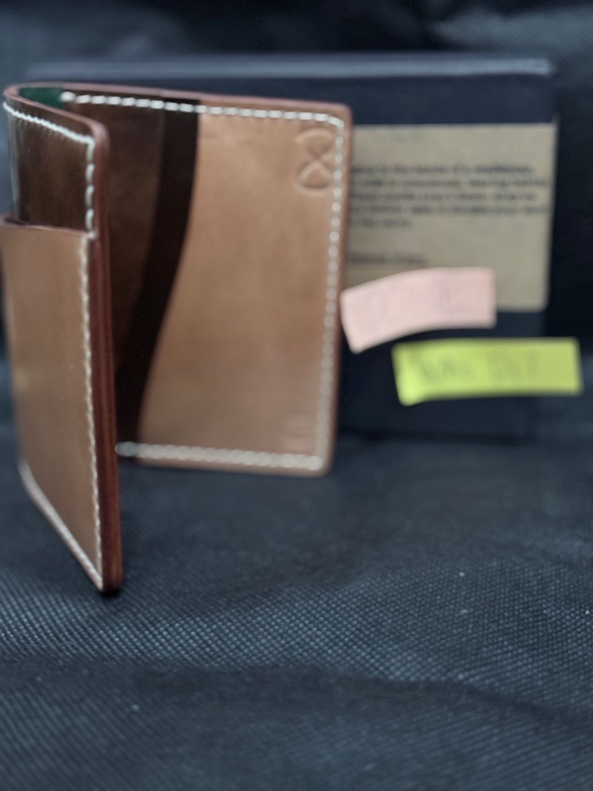 Photo by GOGOGO97 on October 1, 2025 of the SYH GOODS Kaarka Folded Extra Slot Money in Brown Marbled Rocado Shell Cordovan & Shinki Natural Shell Cordovan.