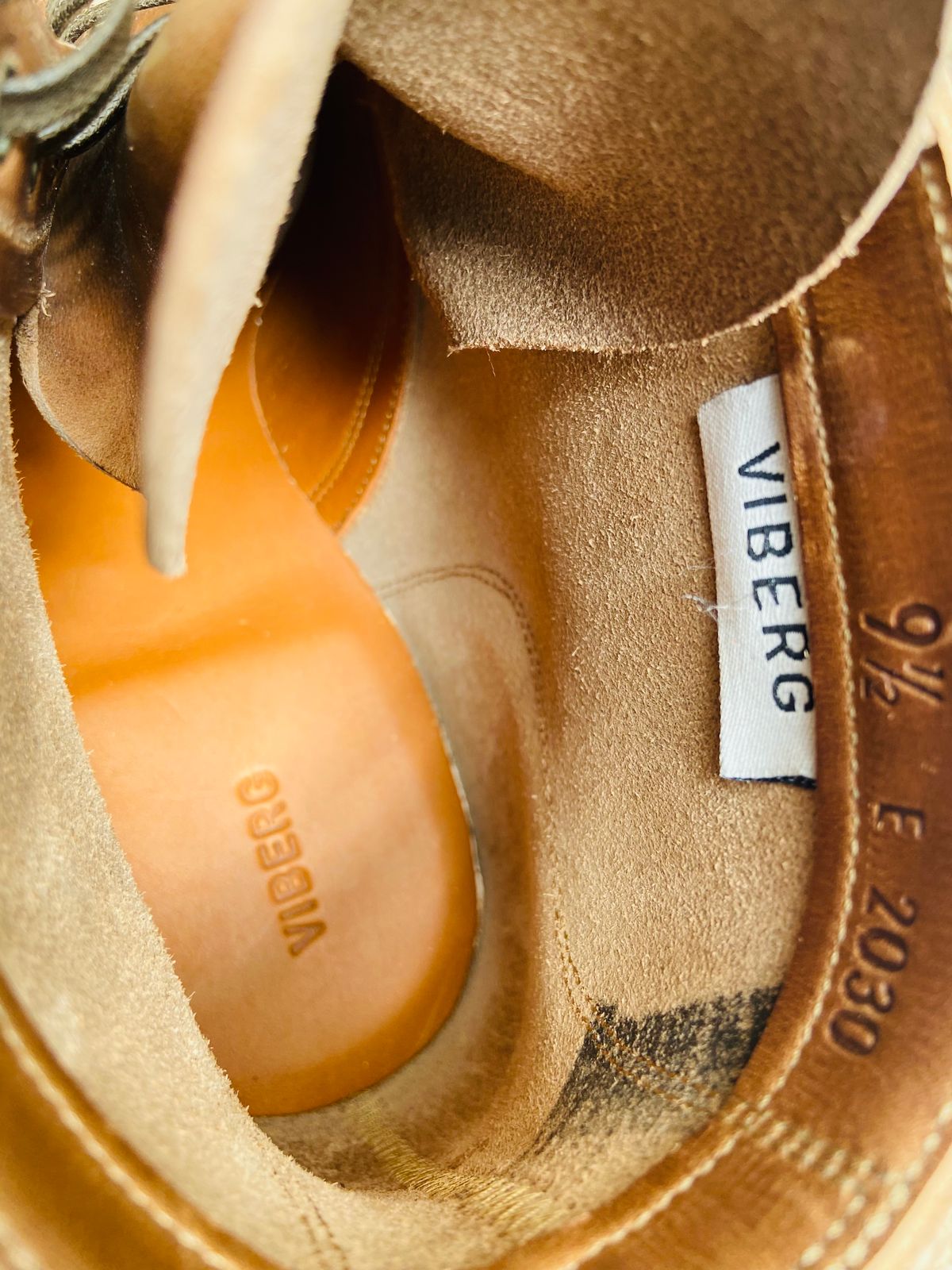 Photo by Rmtm on October 2, 2024 of the Viberg Service Boot in Horween Natural Chromexcel.