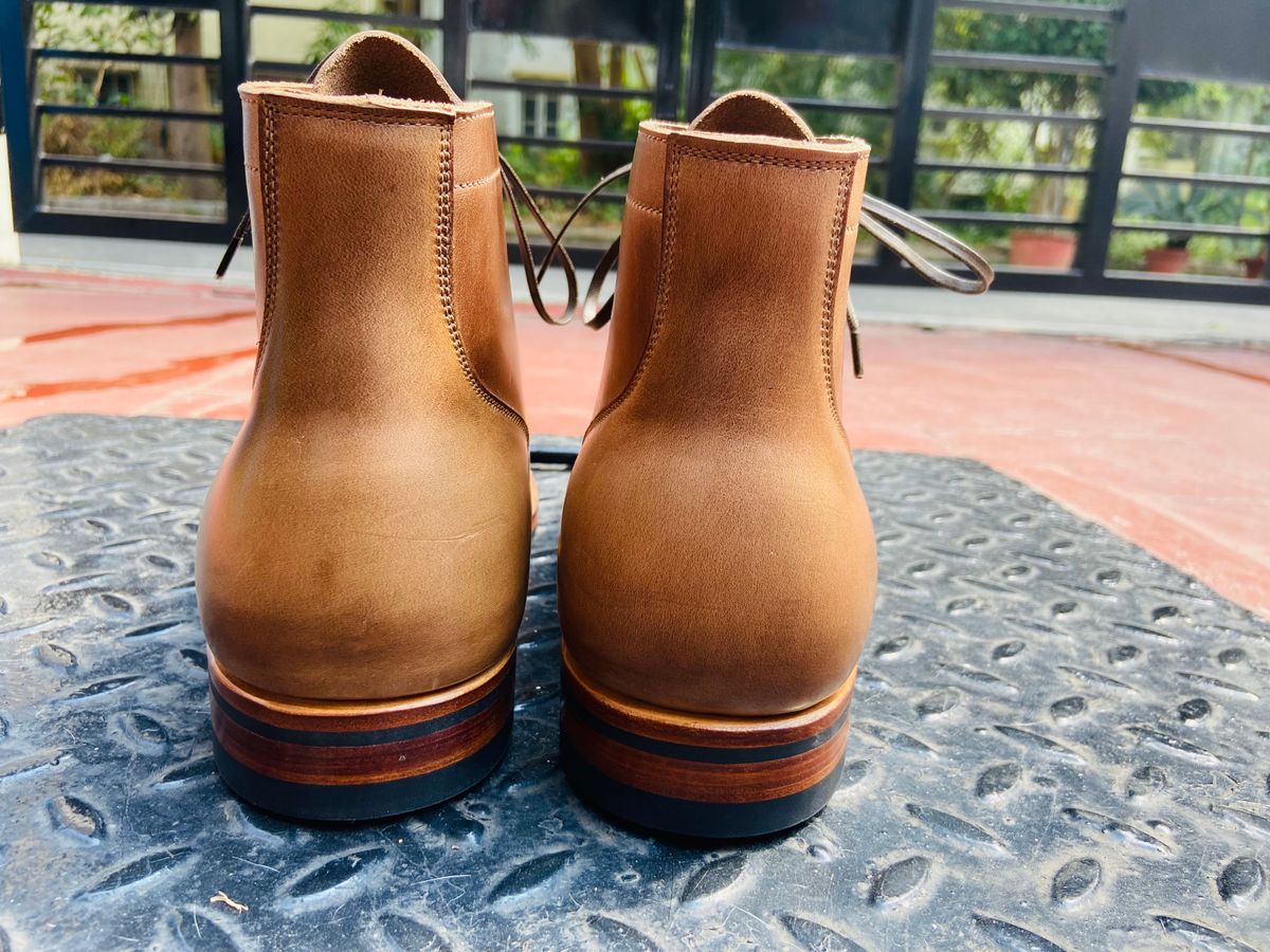 Photo by Rmtm on October 2, 2024 of the Viberg Service Boot in Horween Natural Chromexcel.