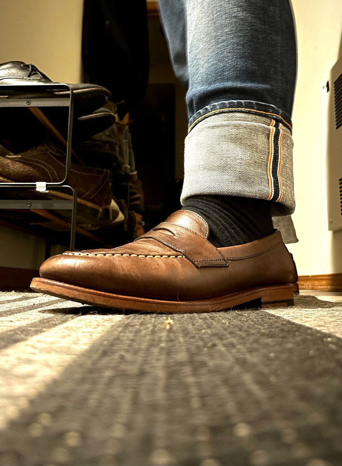 Photo by jct on February 7, 2026 of the Grant Stone Traveler Penny in Horween Crimson Chromexcel.