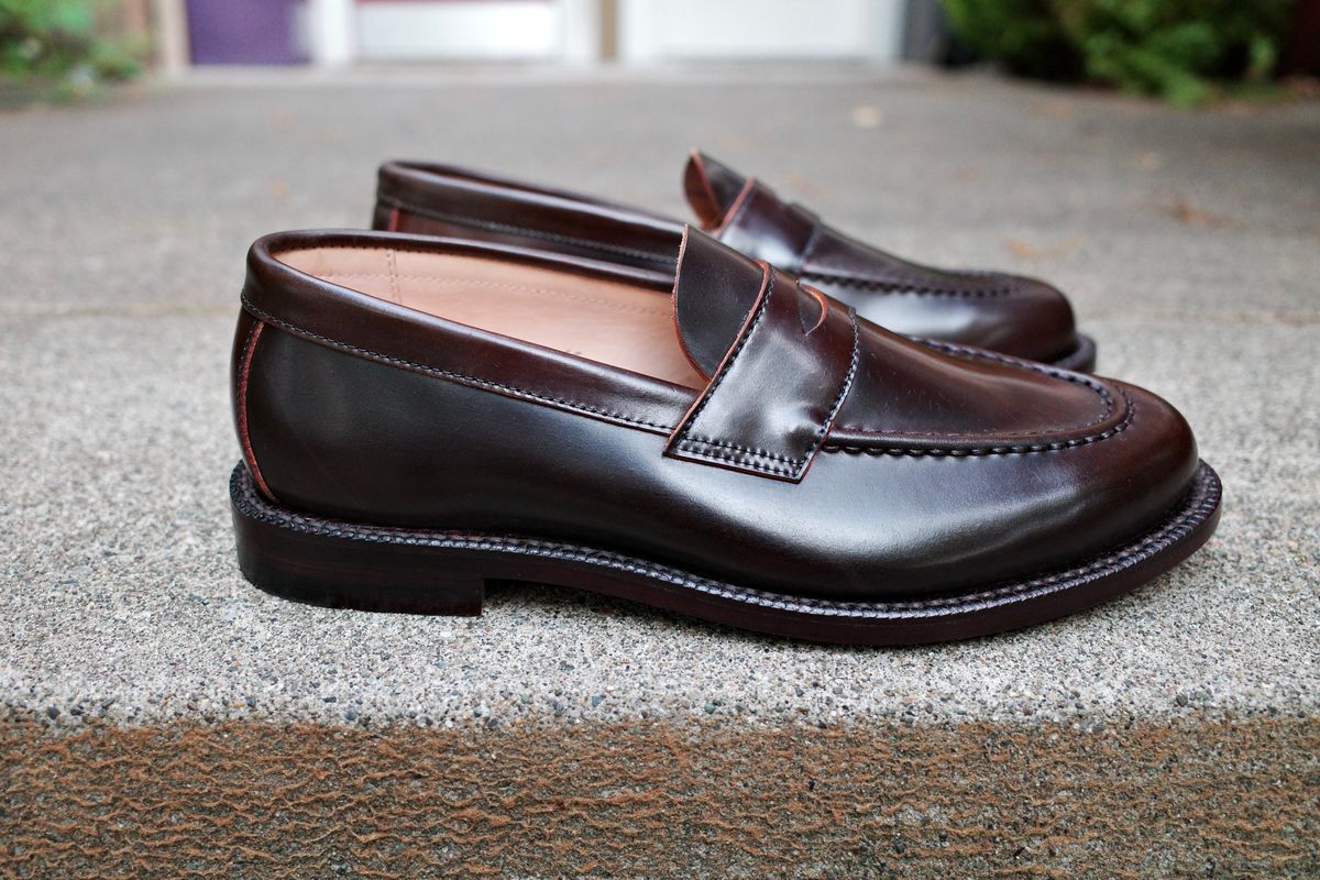 Photo by jct on May 14, 2026 of the Grant Stone Traveler Penny in Horween Maduro Shell Cordovan.