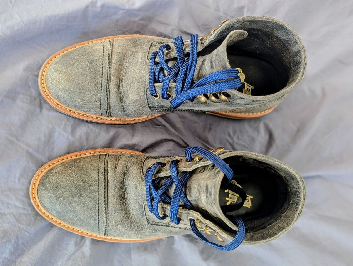 Photo by pilechko on December 1, 2025 of the Parkhurst The Richmond in C.F Stead Glacier Rambler.