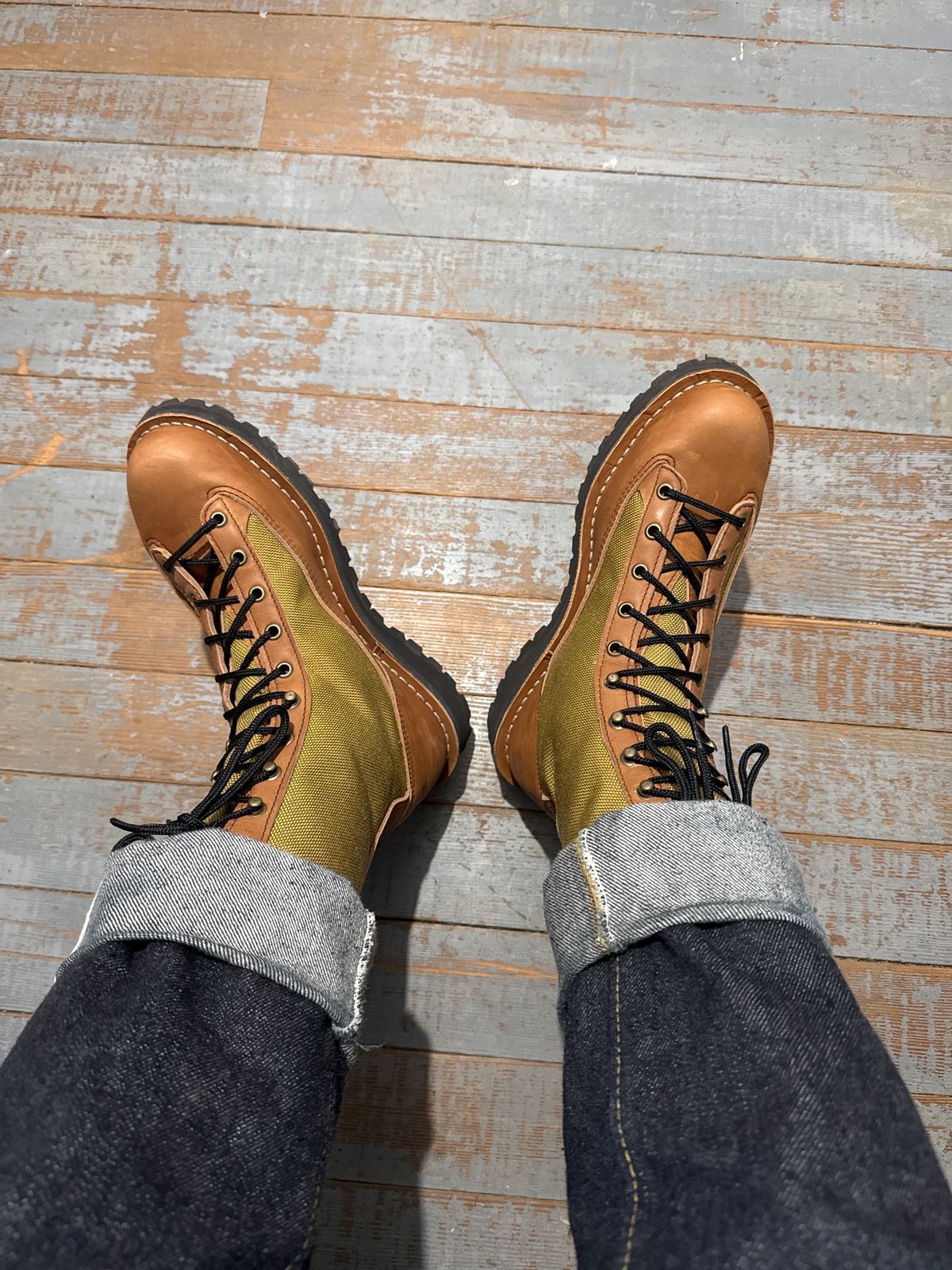 Photo by cason on January 3, 2025 of the Danner Light Revival in Khaki Full Grain.