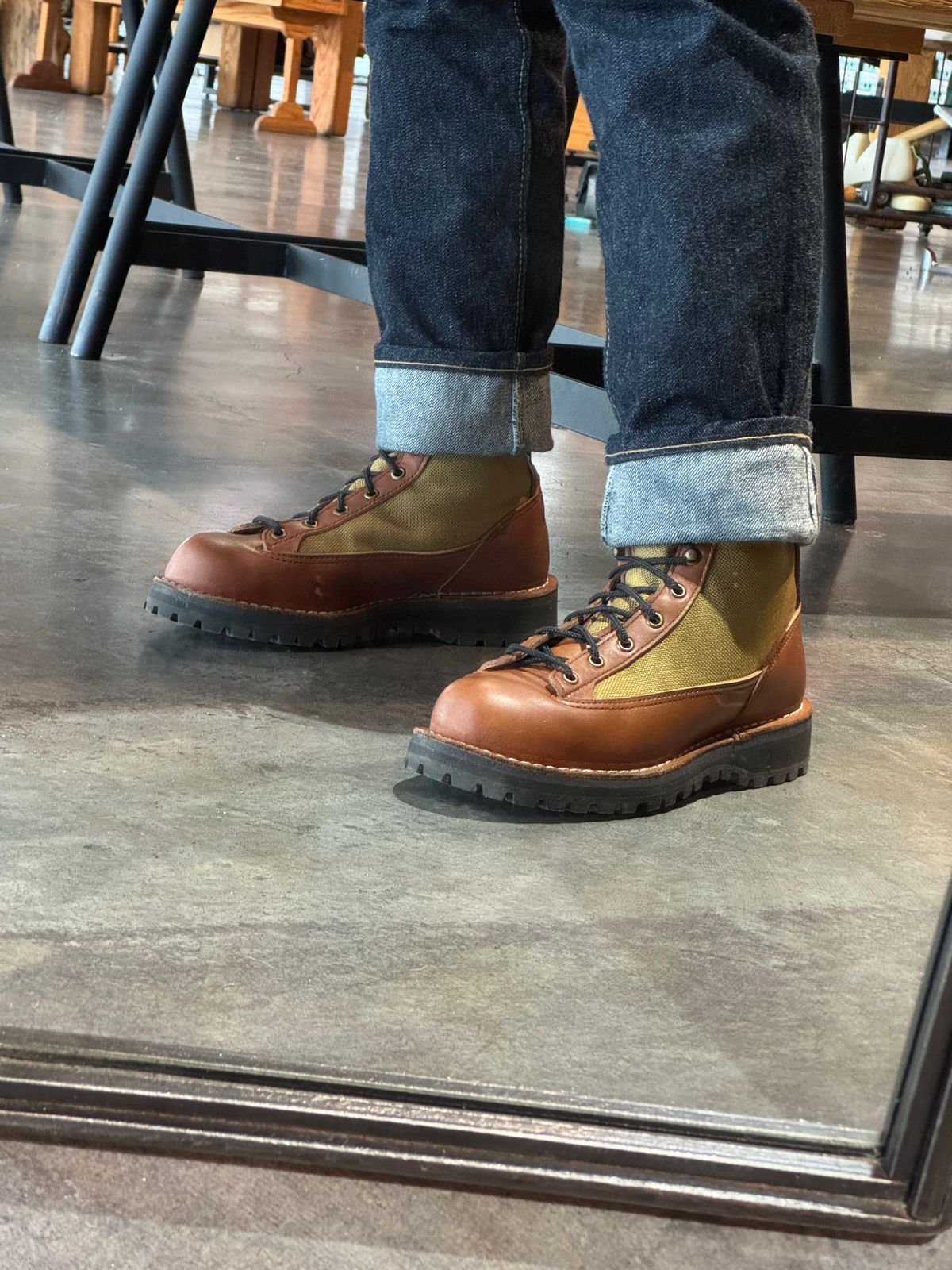 Photo by cason on January 17, 2025 of the Danner Light Revival in Khaki Full Grain.