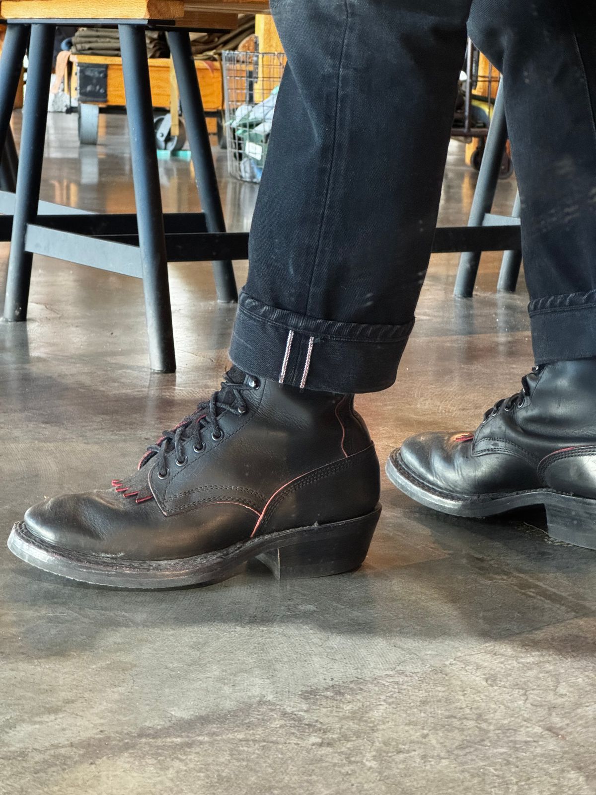 Photo by cason on January 9, 2026 of the White's White’s X Rose Anvil Drifter 3.0 in Seidel Blood Core Latigo.