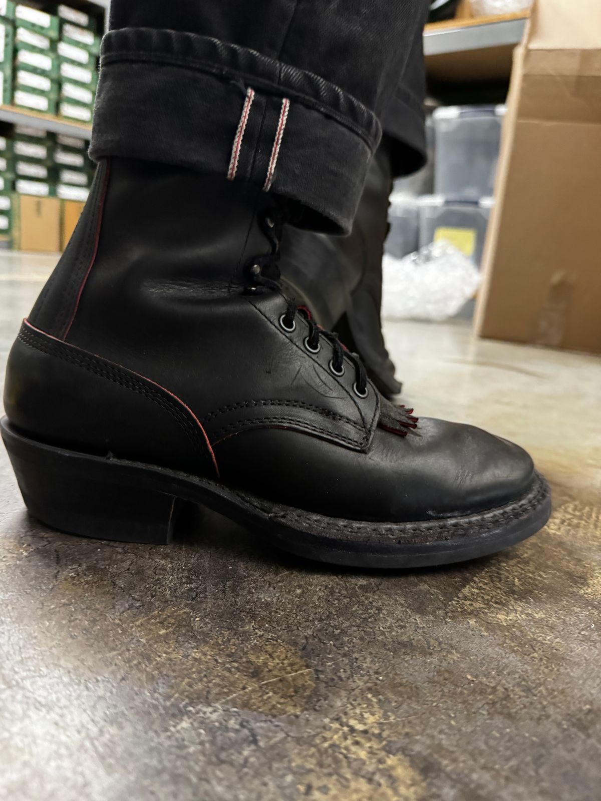 Photo by cason on January 9, 2026 of the White's White’s X Rose Anvil Drifter 3.0 in Seidel Blood Core Latigo.