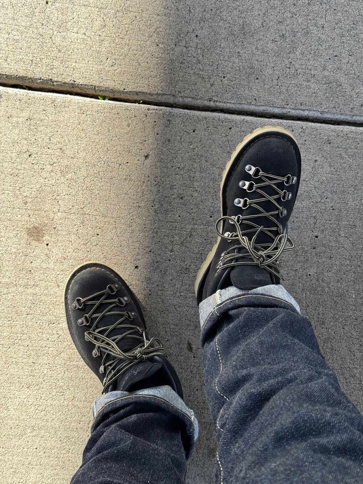 Photo by cason on October 25, 2024 of the Danner Mountain Light in Black Butte Suede.