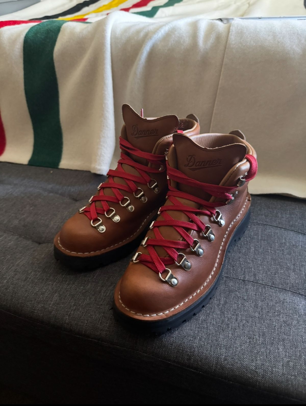Photo by cason on July 5, 2025 of the Danner Mountain Light in Cascade Clovis Full Grain.