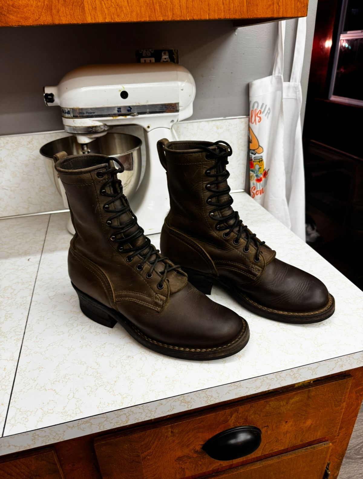 Photo by cason on November 10, 2024 of the Nicks Lace Up Heritage in Horween Steel Predator.