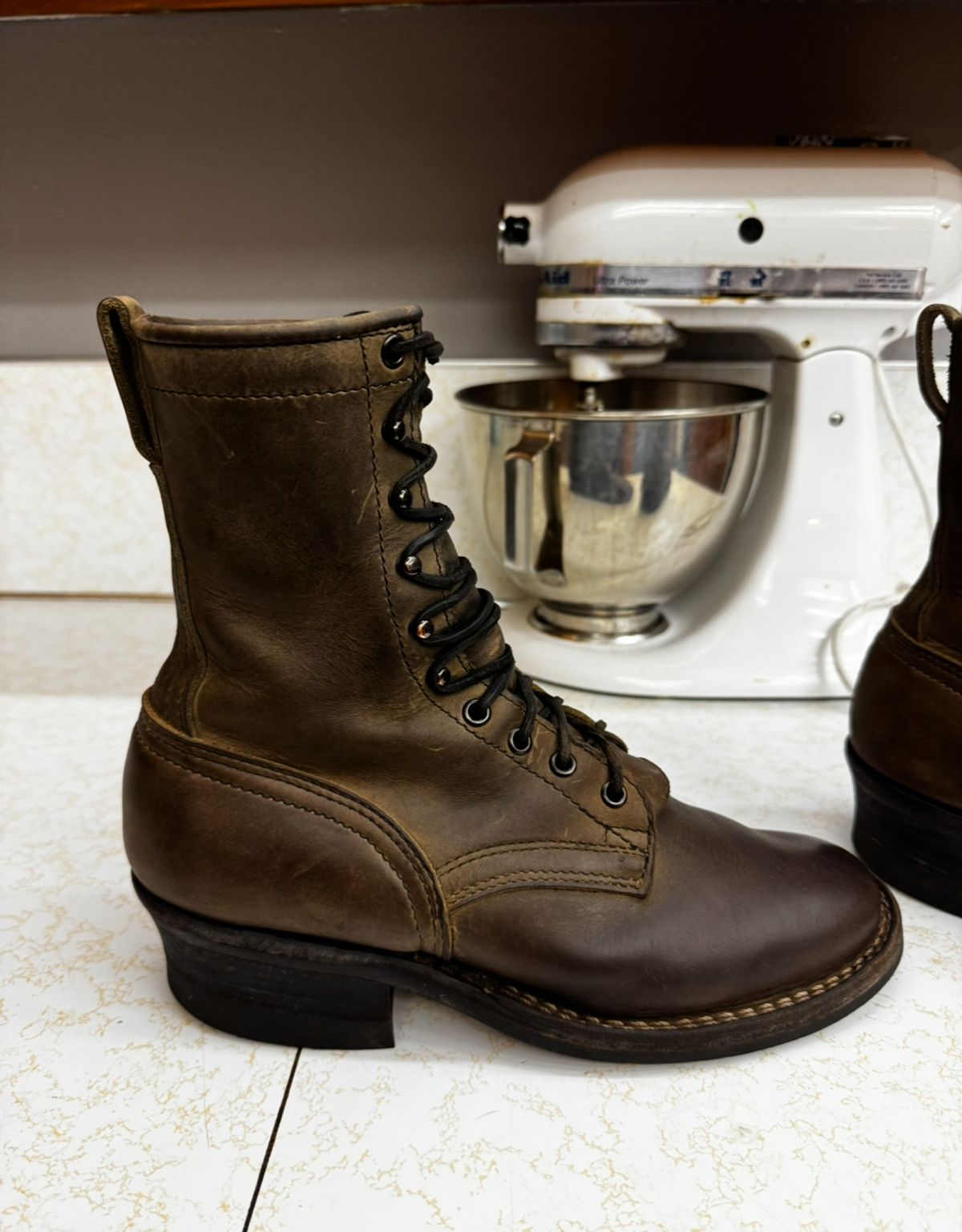 Photo by cason on November 10, 2024 of the Nicks Lace Up Heritage in Horween Steel Predator.