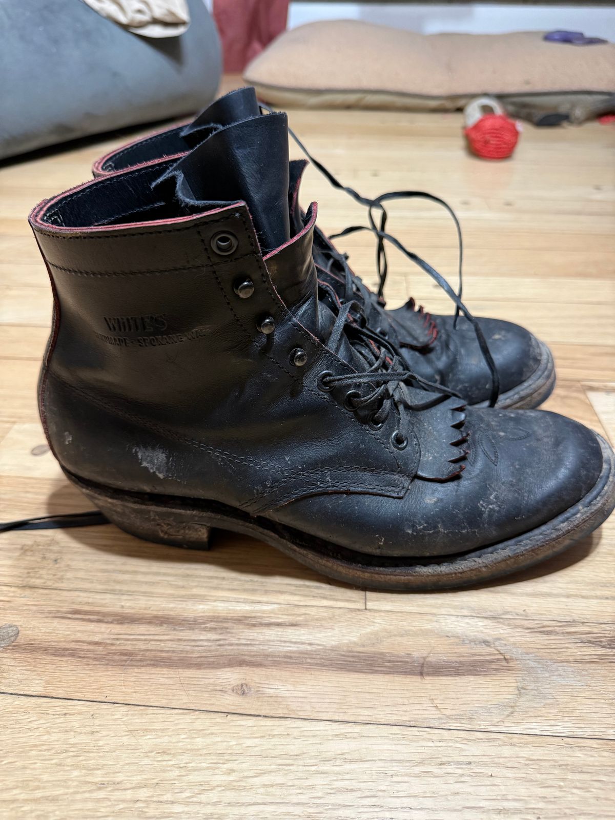 Photo by Oldskoolcowboy on April 5, 2026 of the White's Rose Anvil Sundance in Blood Core.