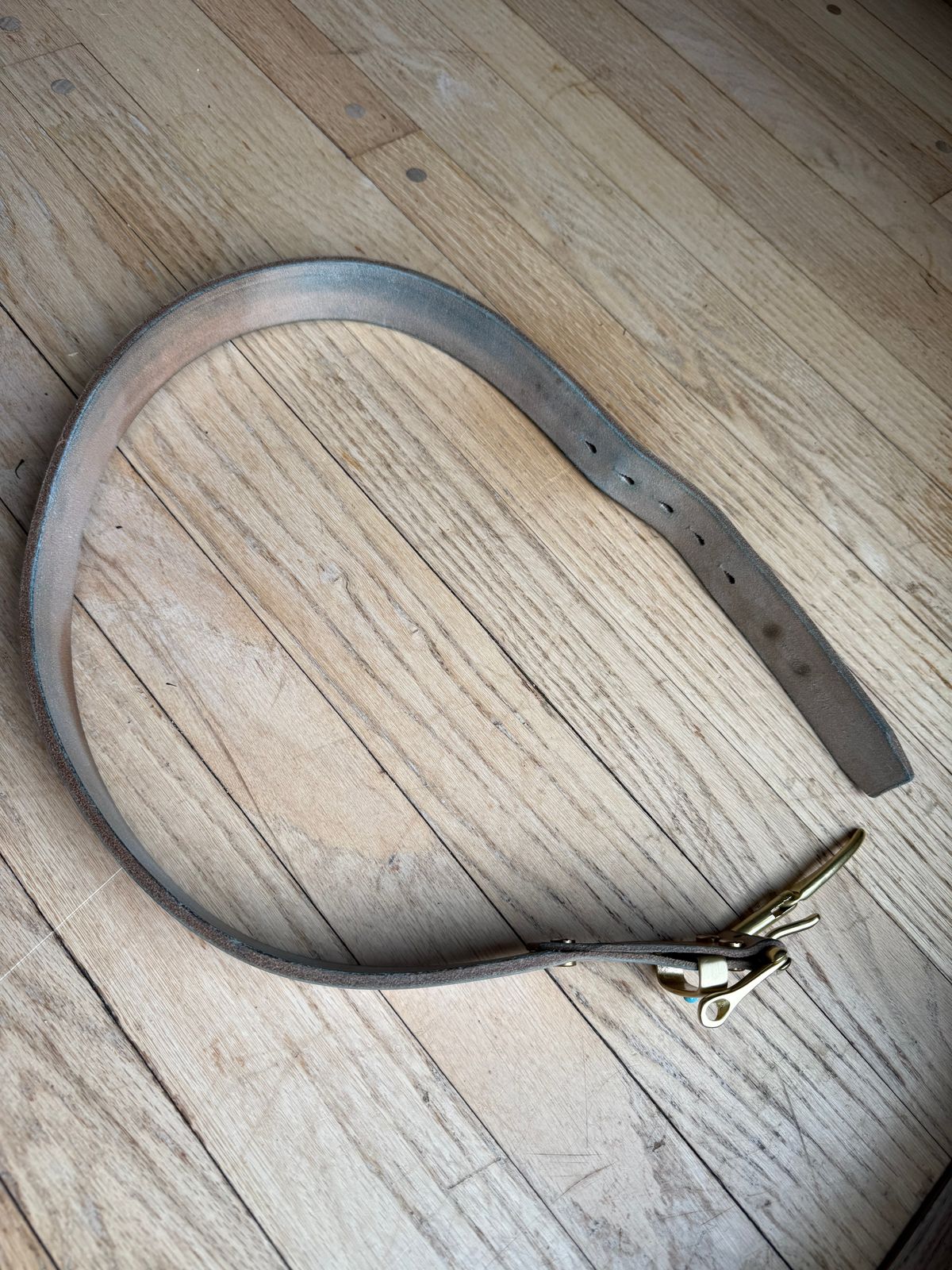 Photo by Oldskoolcowboy on January 5, 2026 of the Brass Blade Custom in J&FJ Bakers Oak Bark Bridle Butt 14oz.