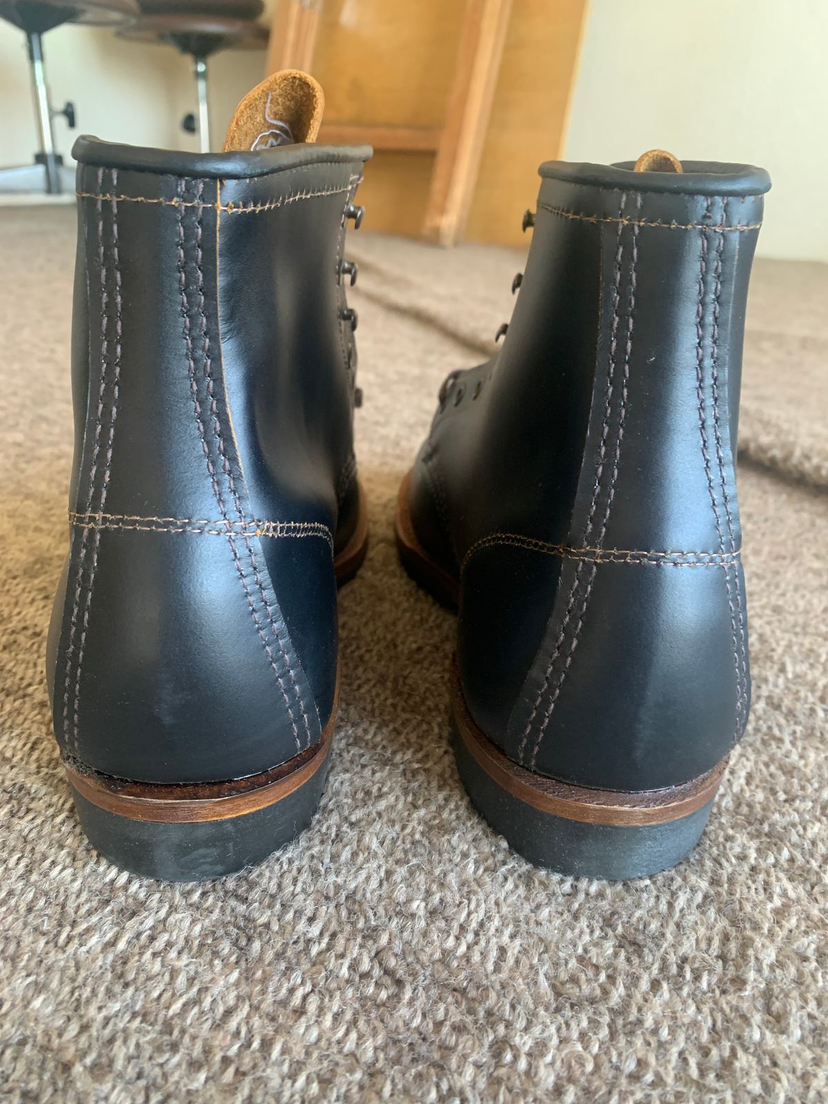 Photo by trizun on October 1, 2025 of the Red Wing Beckman Flatbox in S.B. Foot Black Klondike.