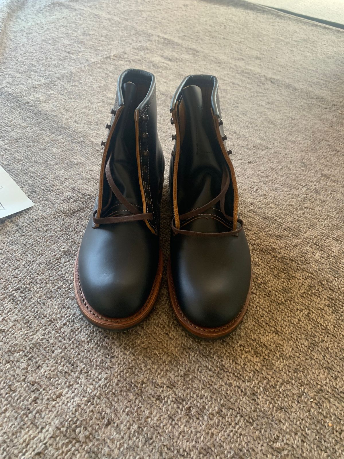 Photo by trizun on October 1, 2025 of the Red Wing Beckman Flatbox in S.B. Foot Black Klondike.