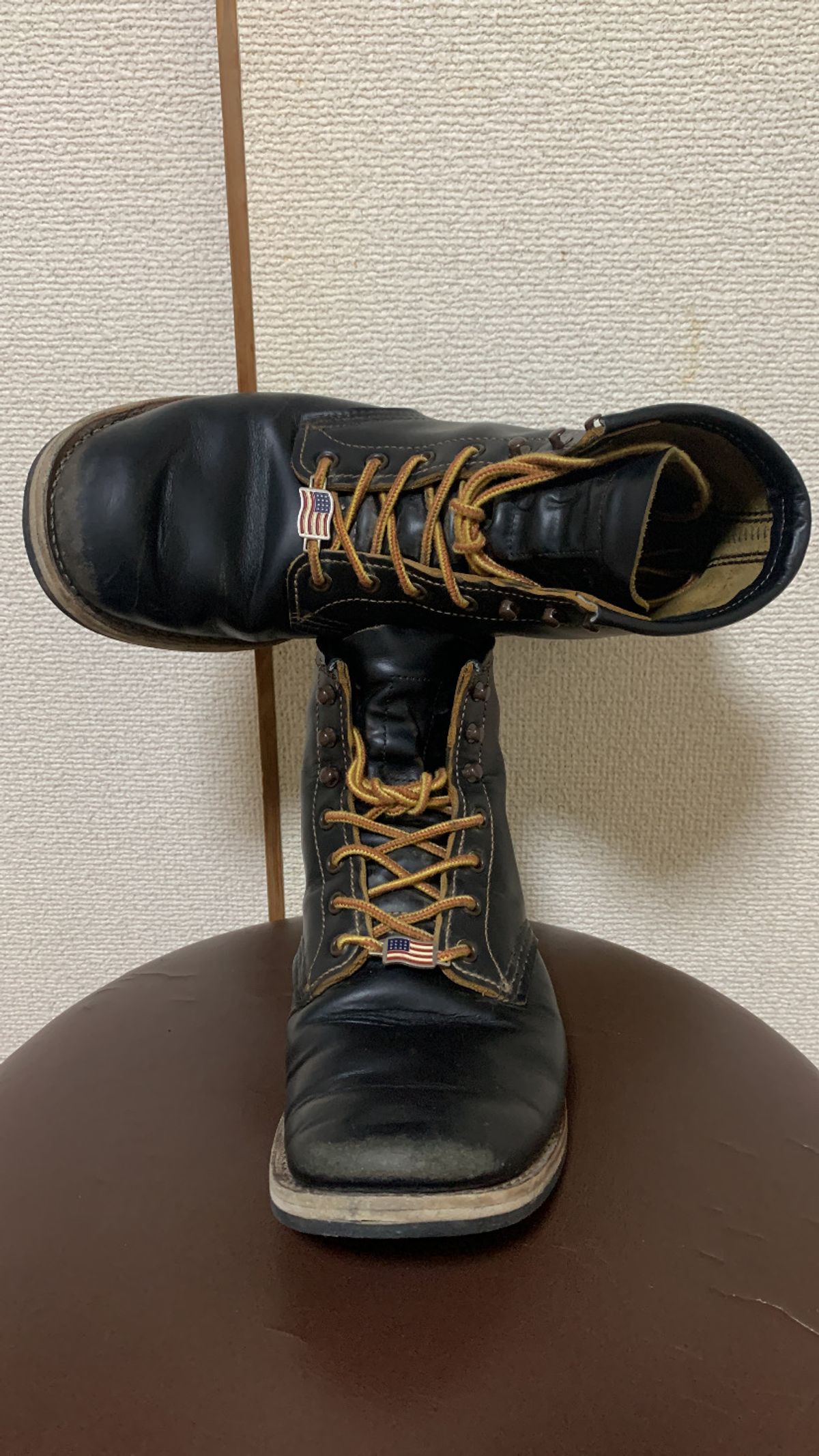 Photo by trizun on November 2, 2025 of the Red Wing Beckman Flatbox in S.B. Foot Black Klondike.