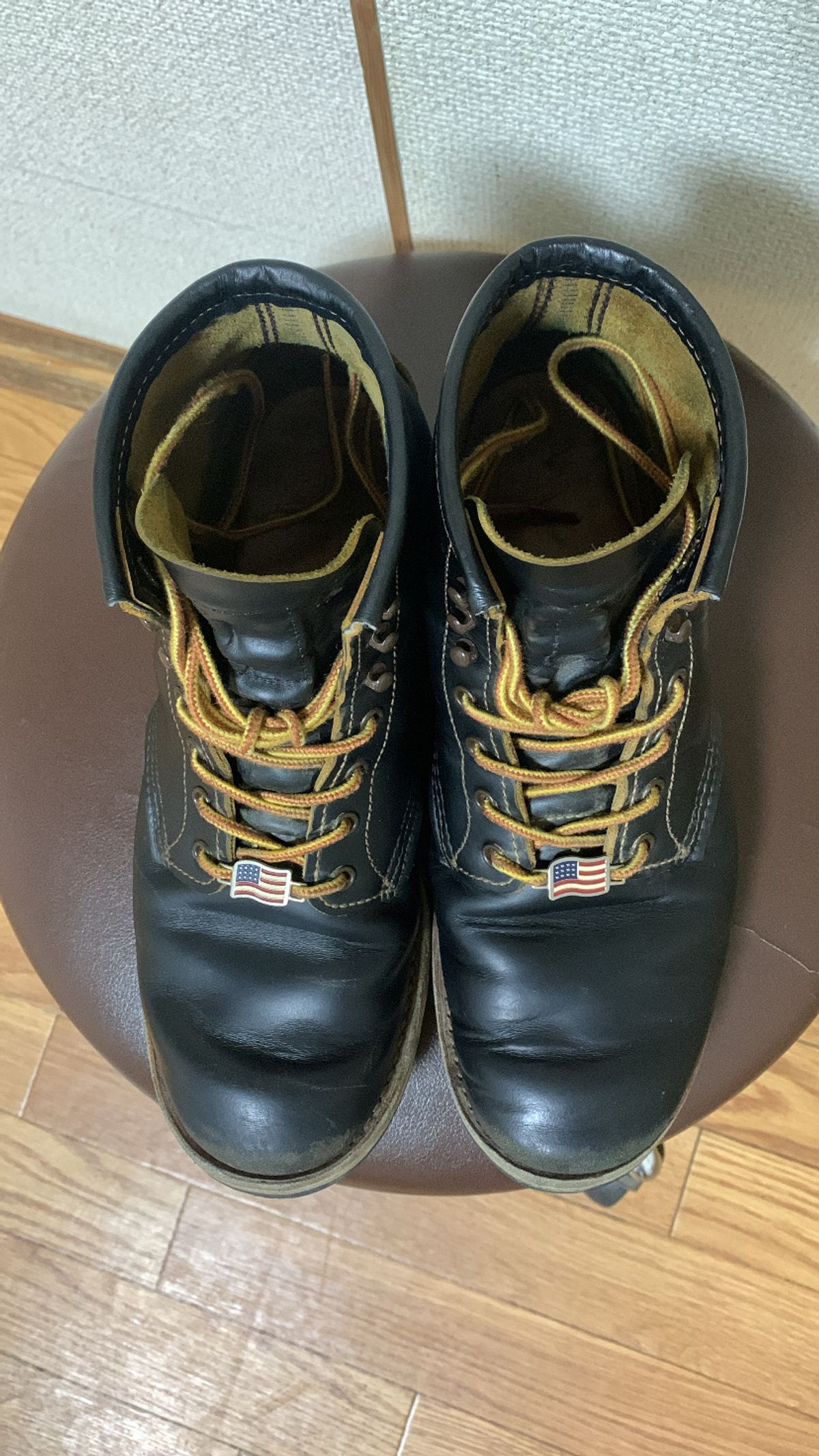 Photo by trizun on November 2, 2025 of the Red Wing Beckman Flatbox in S.B. Foot Black Klondike.