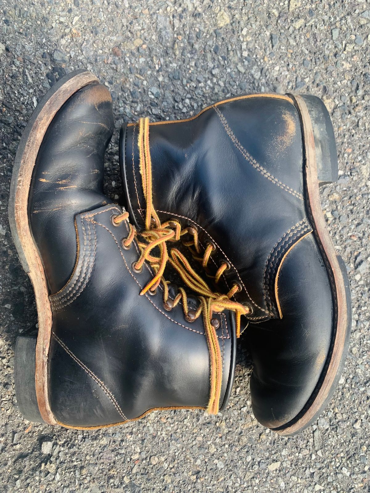 Photo by trizun on December 2, 2025 of the Red Wing Beckman Flatbox in S.B. Foot Black Klondike.