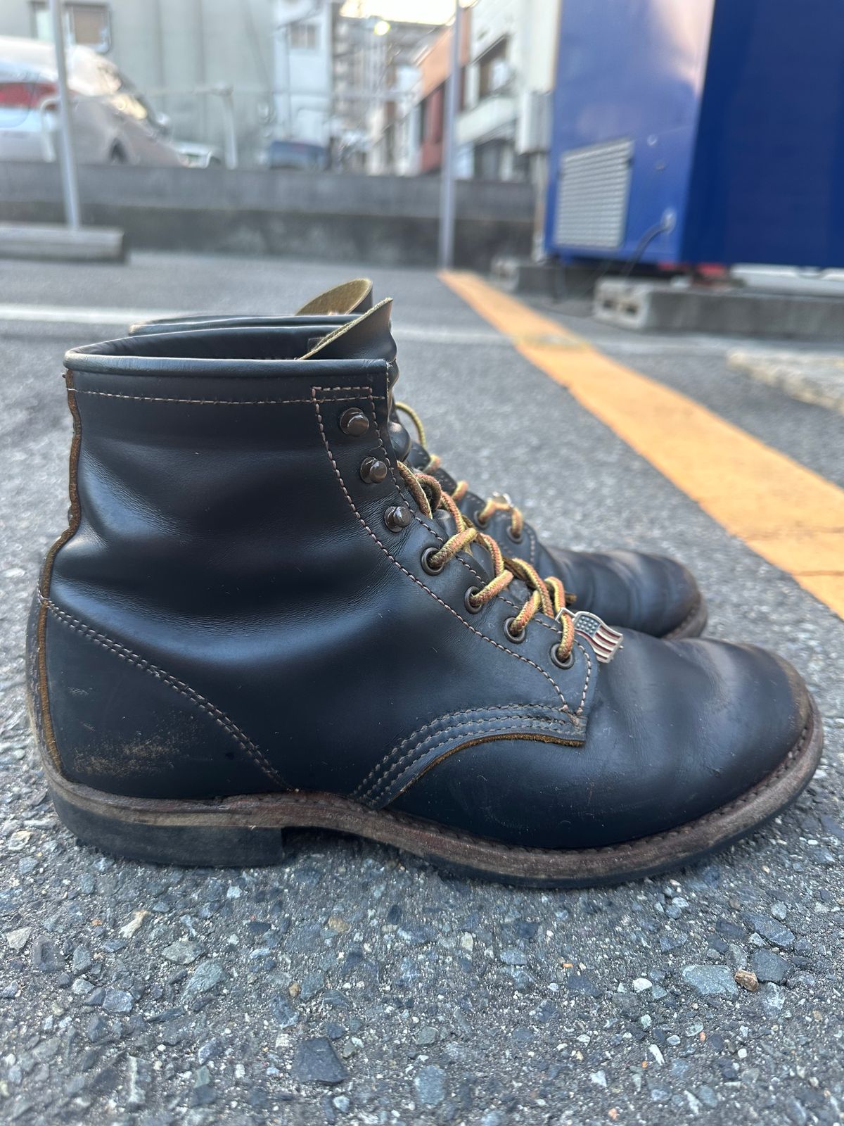 Photo by trizun on January 5, 2026 of the Red Wing Beckman Flatbox in S.B. Foot Black Klondike.