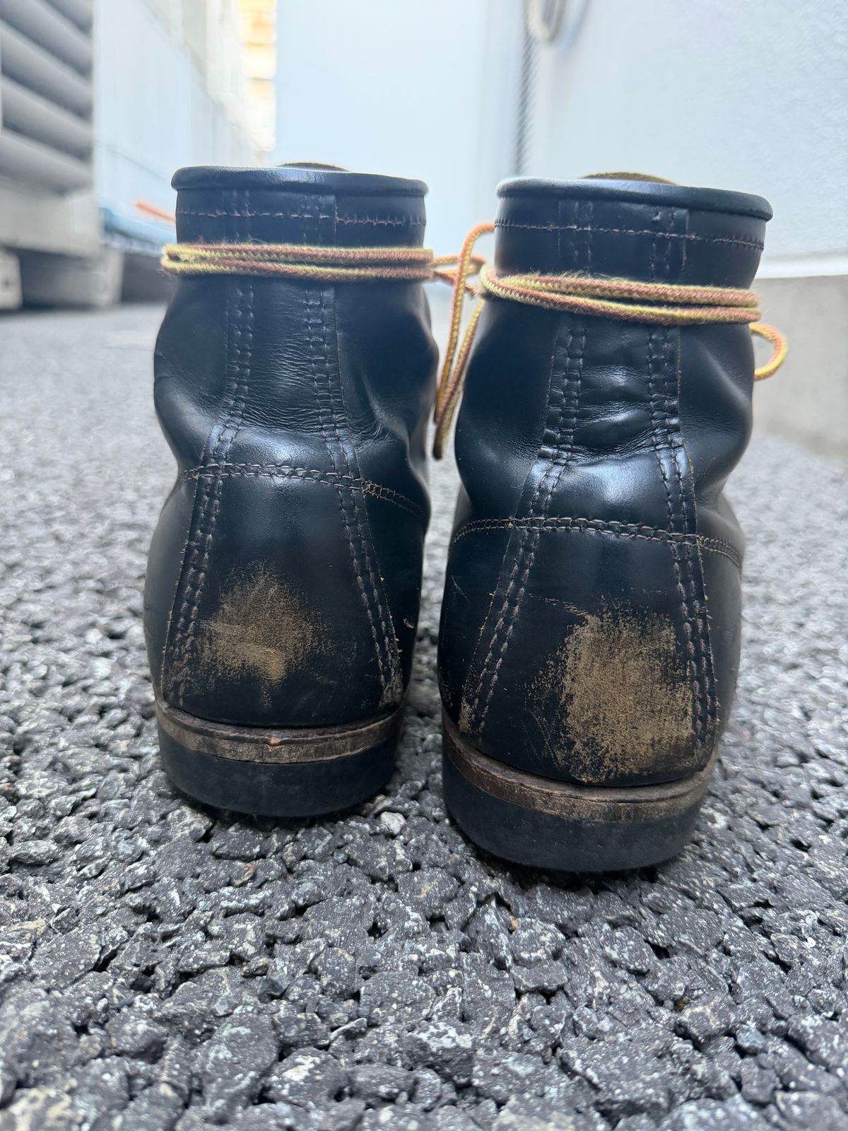 Photo by trizun on February 4, 2026 of the Red Wing Beckman Flatbox in S.B. Foot Black Klondike.