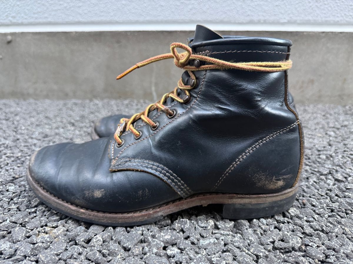 Photo by trizun on February 4, 2026 of the Red Wing Beckman Flatbox in S.B. Foot Black Klondike.