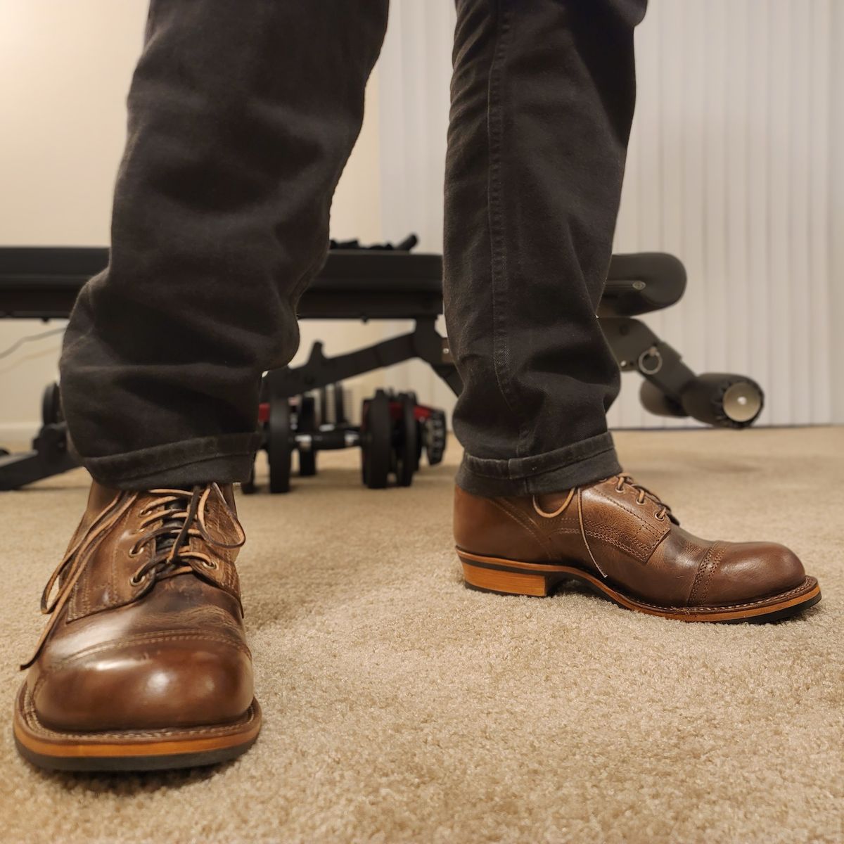 Photo by AR on October 2, 2024 of the Drew's Boots 6" Contractor Captoe in Rowdy Smooth.
