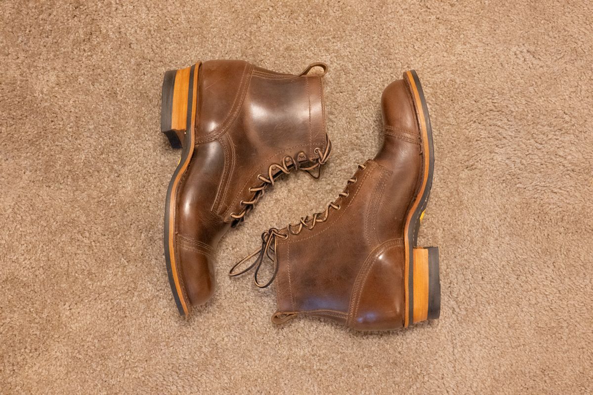 Photo by AR on October 2, 2024 of the Drew's Boots 6" Contractor Captoe in Rowdy Smooth.