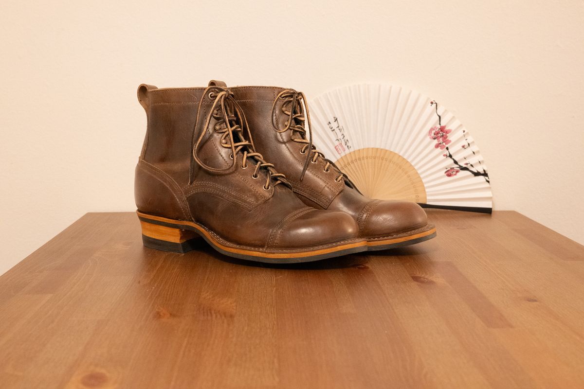 Photo by AR on October 2, 2024 of the Drew's Boots 6" Contractor Captoe in Rowdy Smooth.