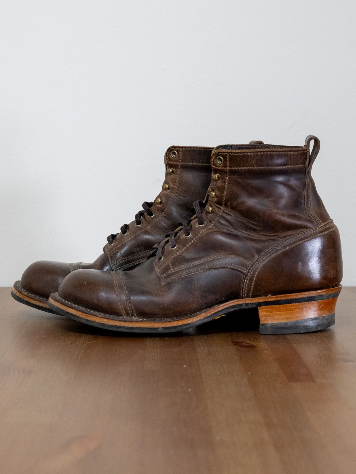Photo by AR on January 3, 2025 of the Drew's Boots 6" Contractor Captoe in Rowdy Smooth.